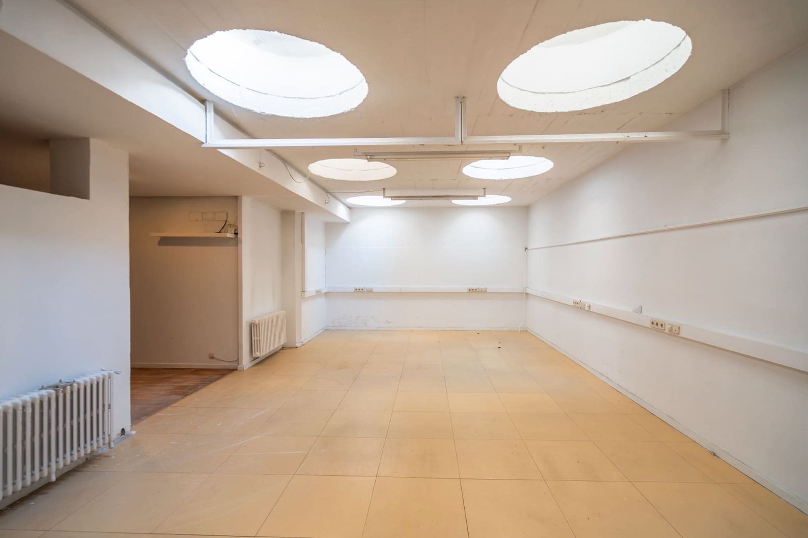 Office for sale in Madrid city - € 680,000 (Ref: 9696764)