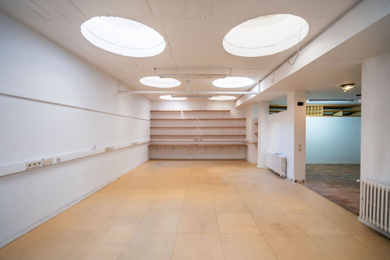 Office for sale in Madrid city - € 680,000 (Ref: 9696764)