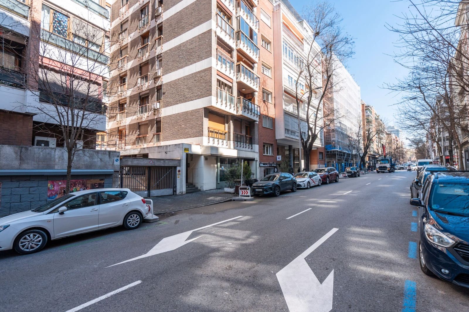 Office for sale in Madrid city - € 680,000 (Ref: 9696764)
