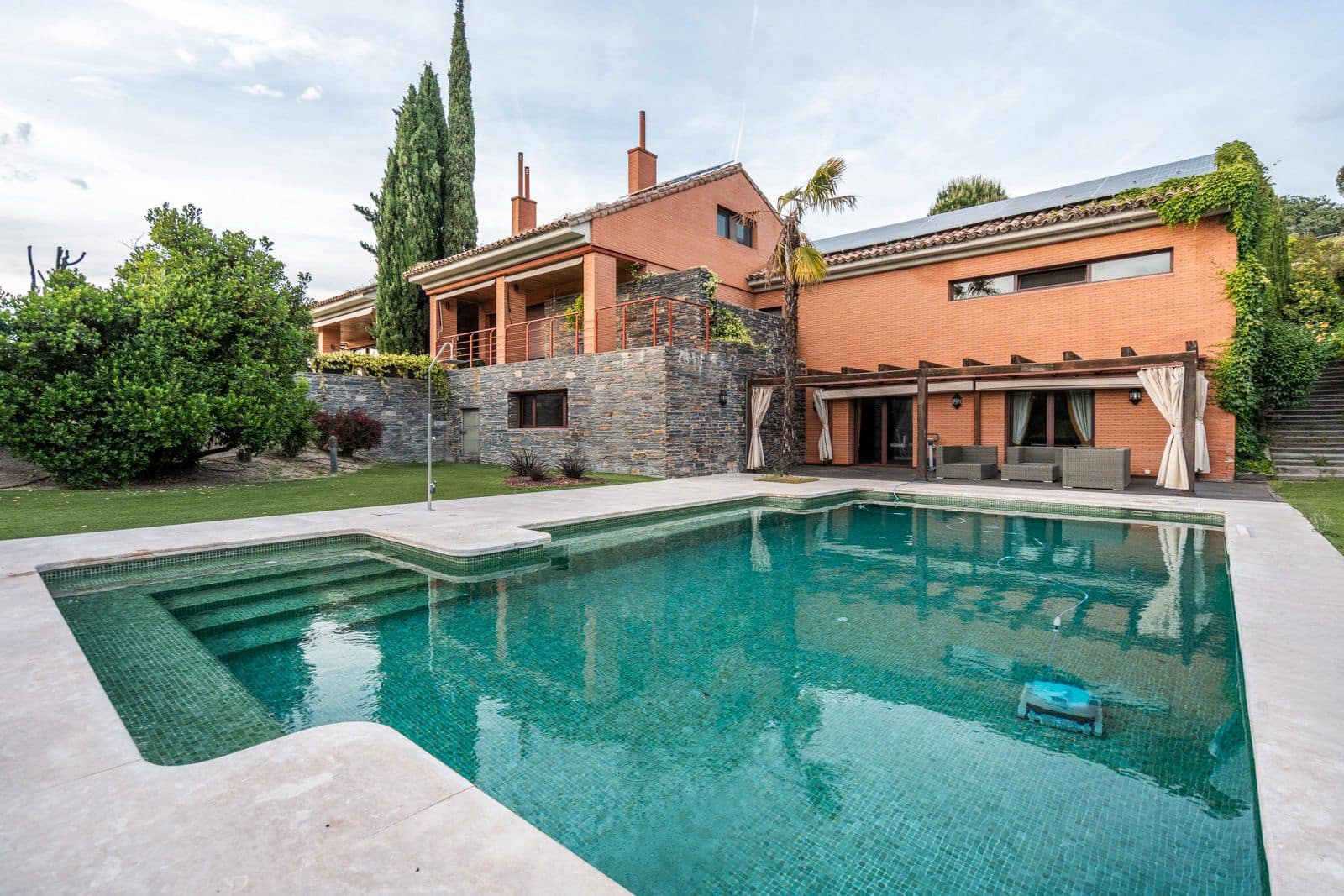 7 slaapkamer Villa te koop in Las Rozas de Madrid met zwembad garage - € 2.900.000 (Ref: 9696891)