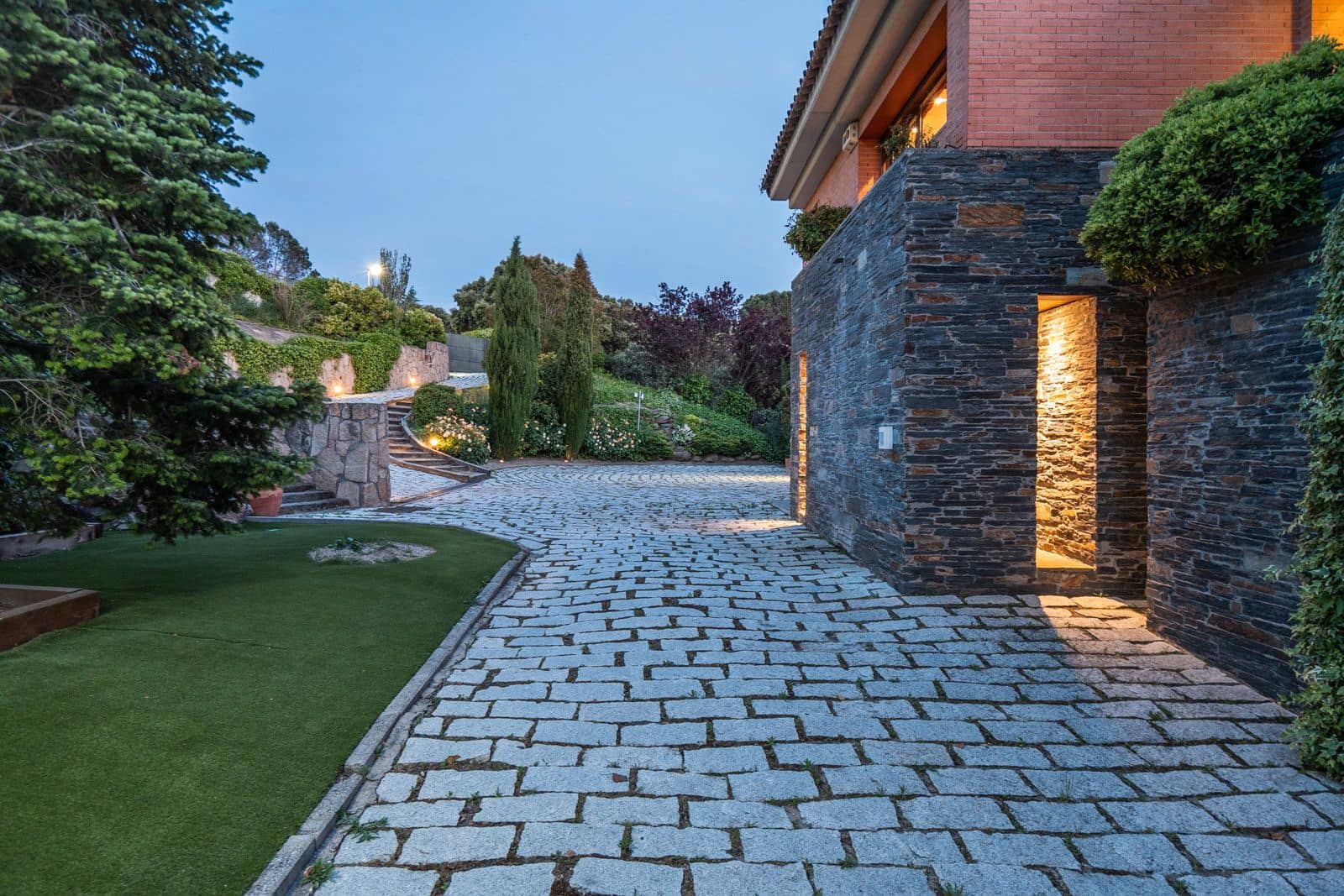 7 slaapkamer Villa te koop in Las Rozas de Madrid met zwembad garage - € 2.900.000 (Ref: 9696891)