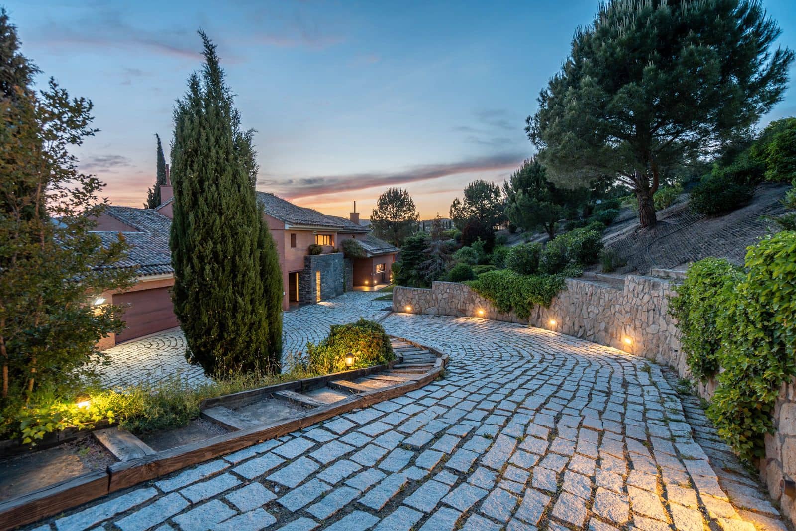 7 slaapkamer Villa te koop in Las Rozas de Madrid met zwembad garage - € 2.900.000 (Ref: 9696891)