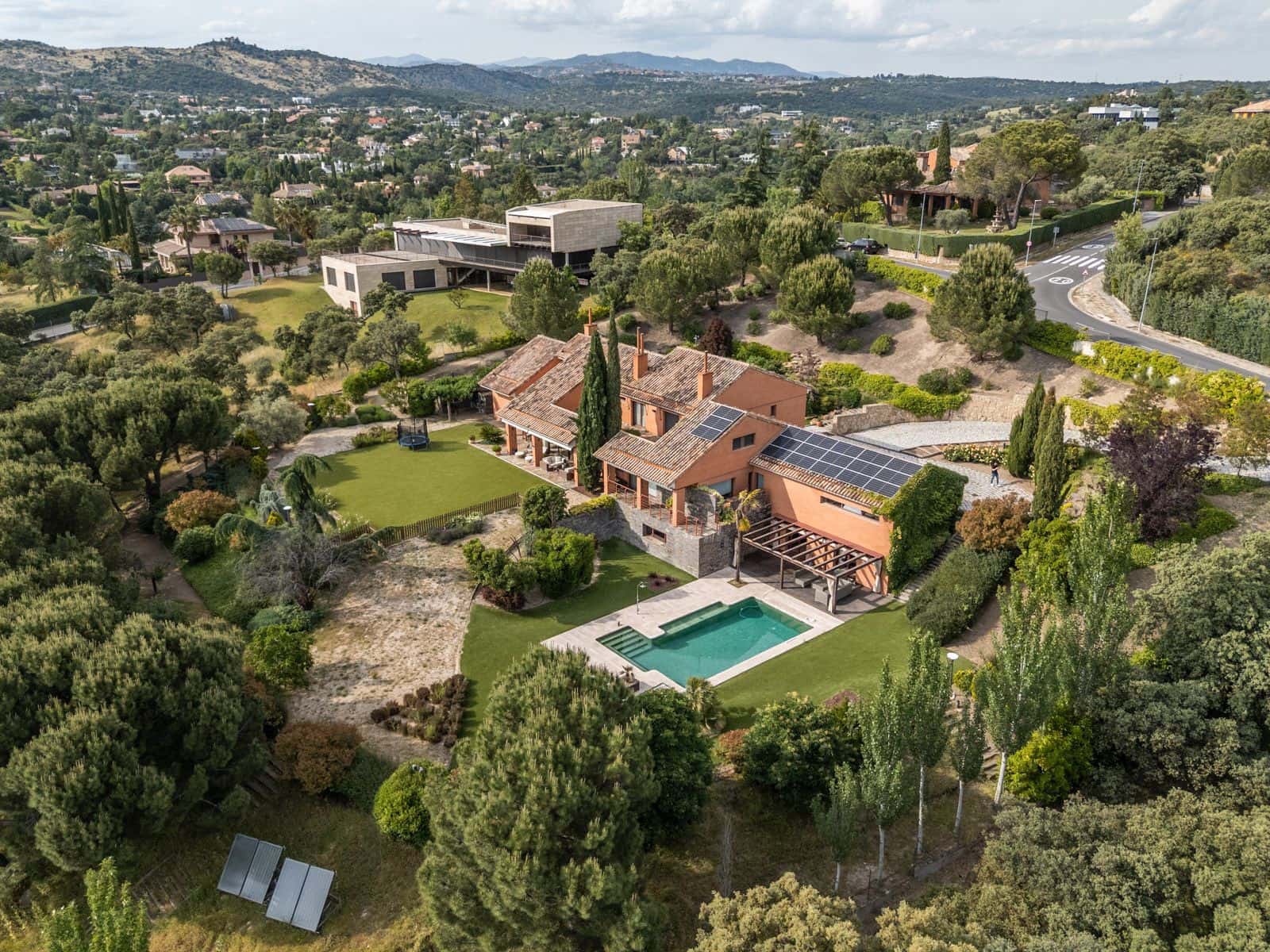 7 slaapkamer Villa te koop in Las Rozas de Madrid met zwembad garage - € 2.900.000 (Ref: 9696891)