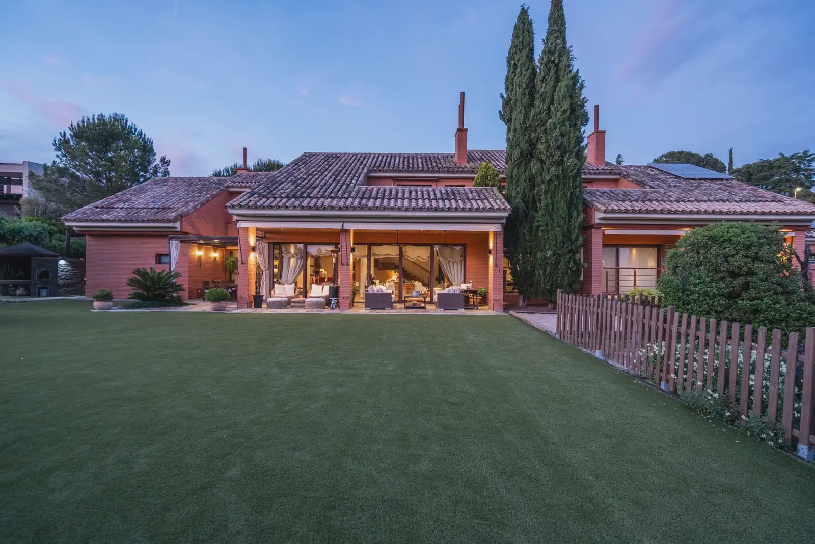 7 soverom Villa til salgs i Las Rozas de Madrid med svømmebasseng garasje - € 2 500 000 (Ref: 9696891)