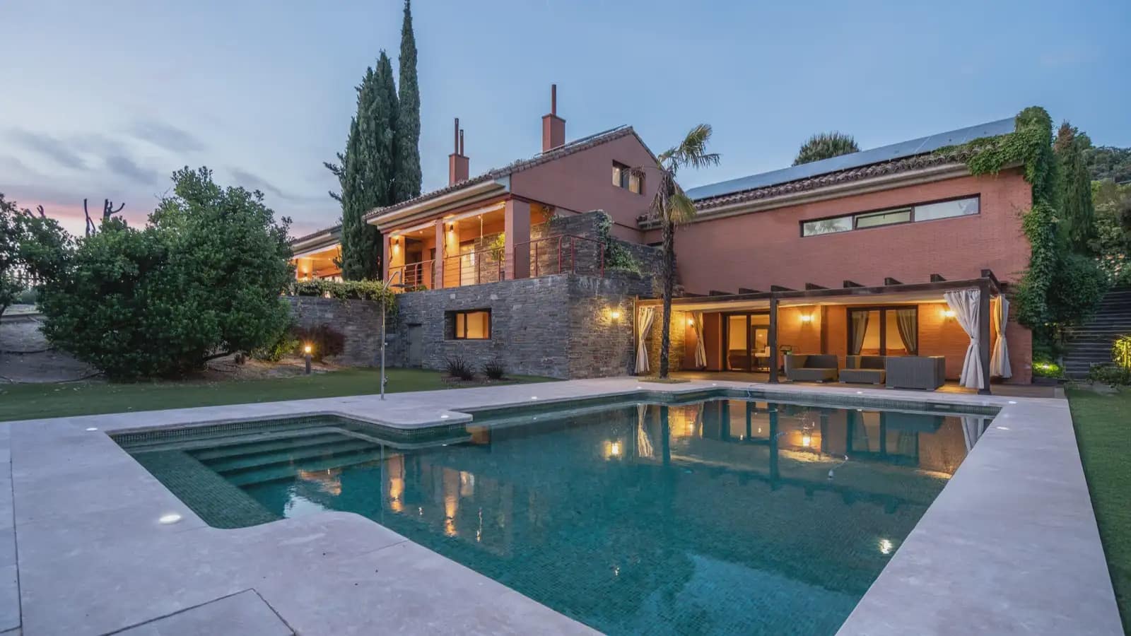 7 soverom Villa til salgs i Las Rozas de Madrid med svømmebasseng garasje - € 2 500 000 (Ref: 9696891)