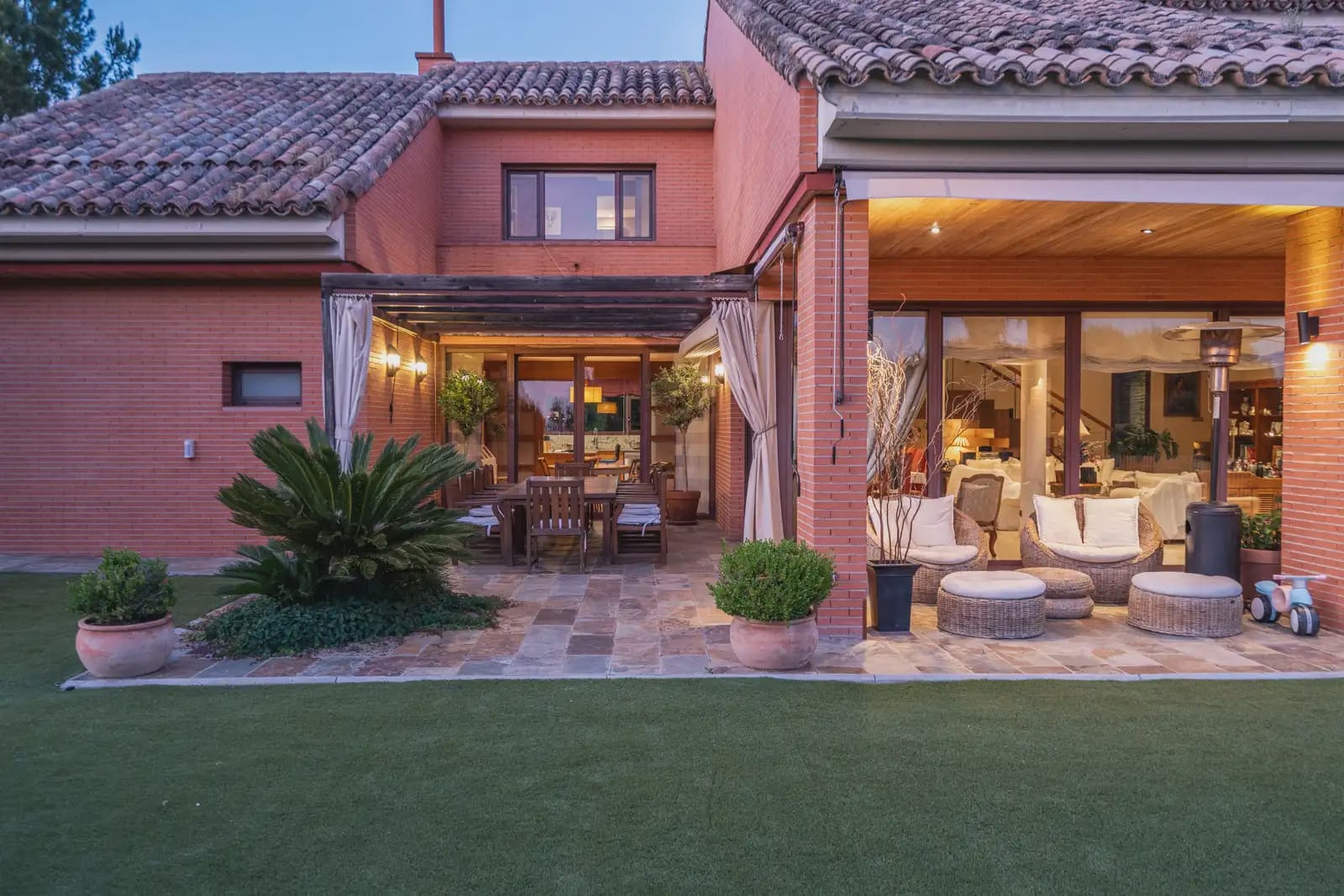 7 soverom Villa til salgs i Las Rozas de Madrid med svømmebasseng garasje - € 2 500 000 (Ref: 9696891)