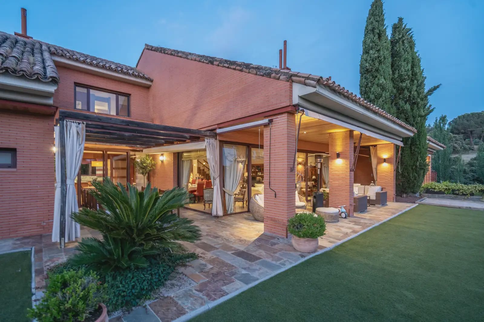7 soverom Villa til salgs i Las Rozas de Madrid med svømmebasseng garasje - € 2 500 000 (Ref: 9696891)