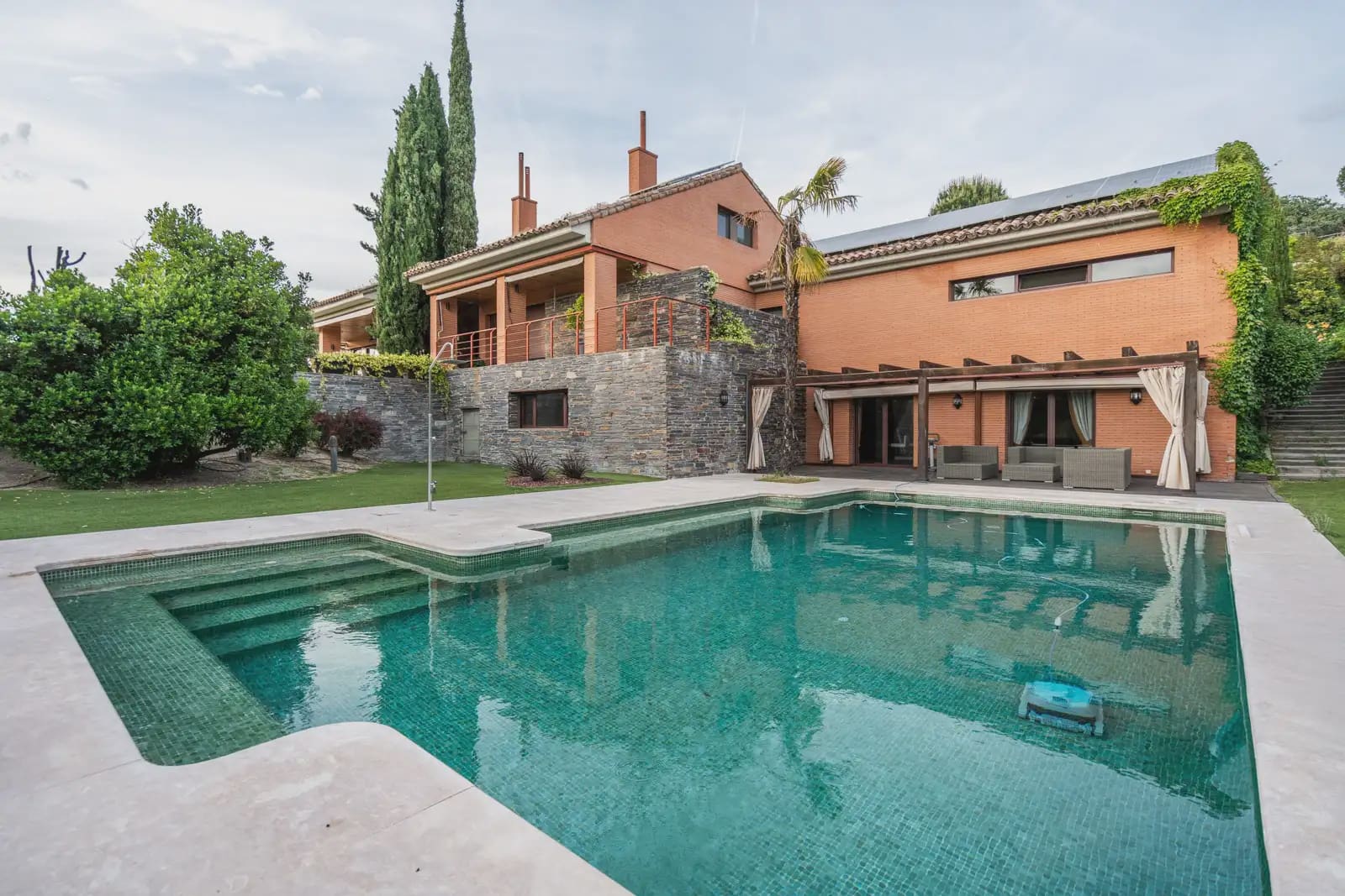 7 soverom Villa til salgs i Las Rozas de Madrid med svømmebasseng garasje - € 2 500 000 (Ref: 9696891)