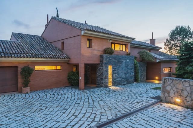 7 soverom Villa til salgs i Las Rozas de Madrid med svømmebasseng garasje - € 2 500 000 (Ref: 9696891)