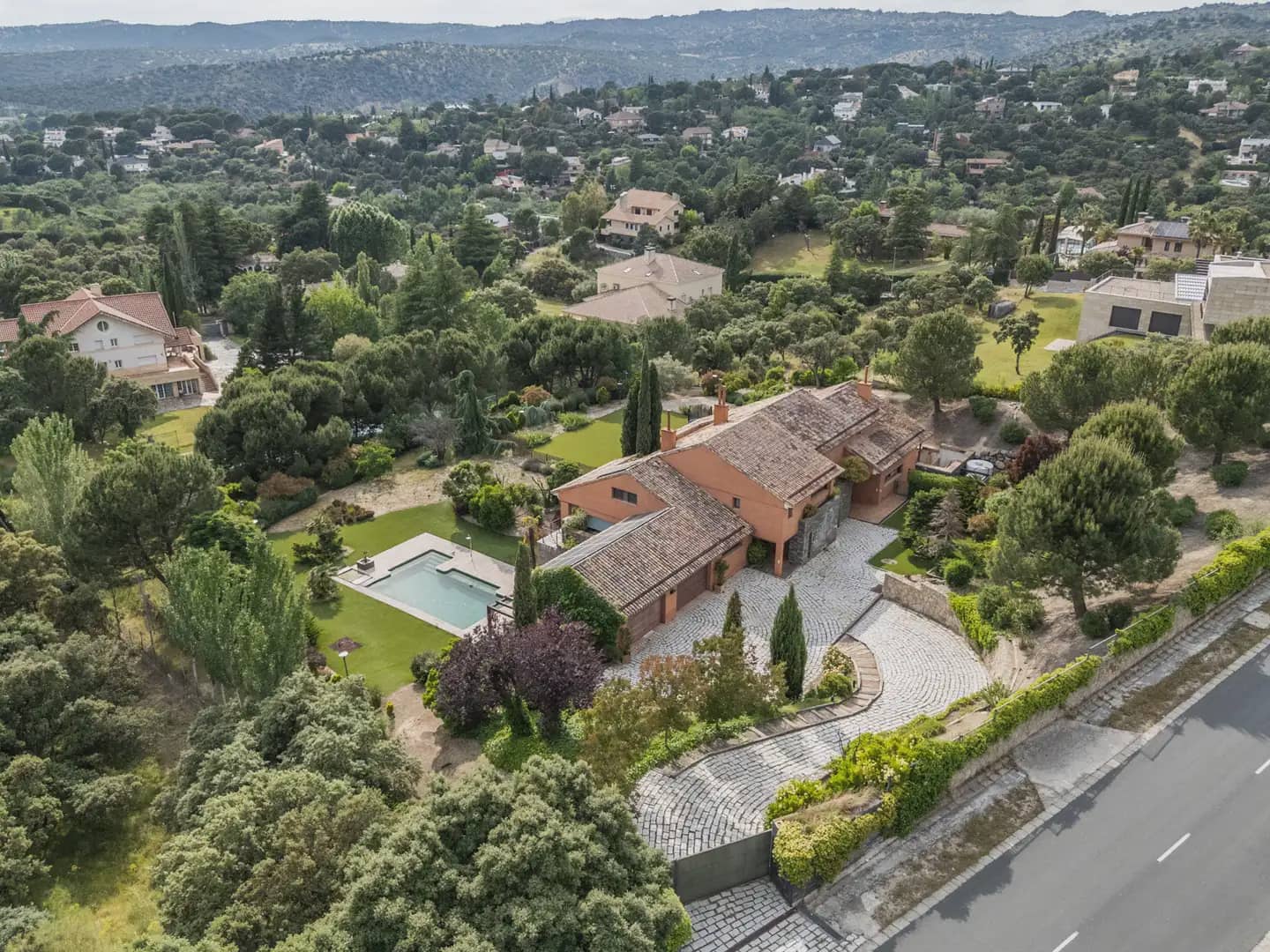 7 soverom Villa til salgs i Las Rozas de Madrid med svømmebasseng garasje - € 2 500 000 (Ref: 9696891)