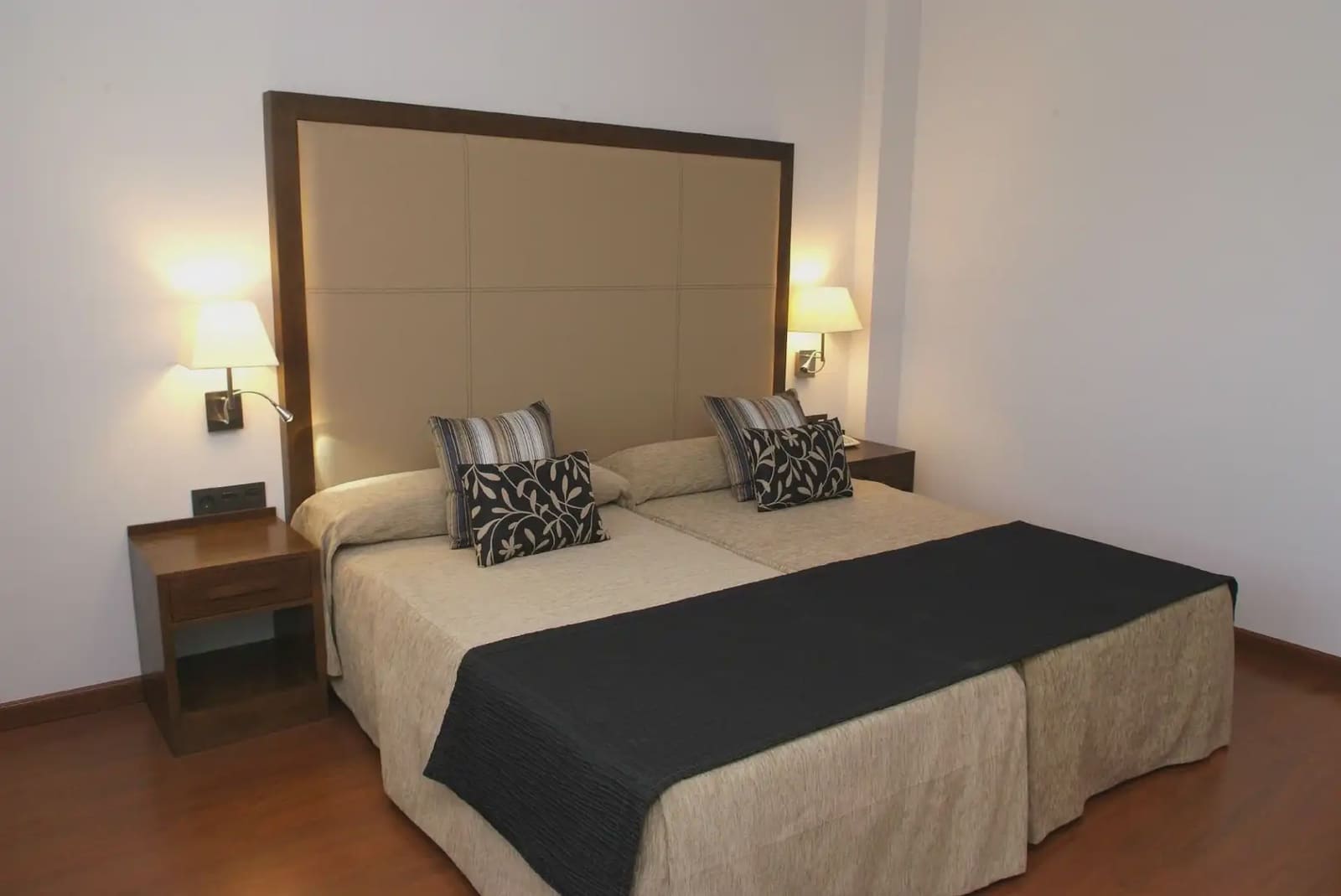 56 bedroom Hotel for sale in Villarrubia de Santiago with pool - € 4,000,000 (Ref: 9750922)