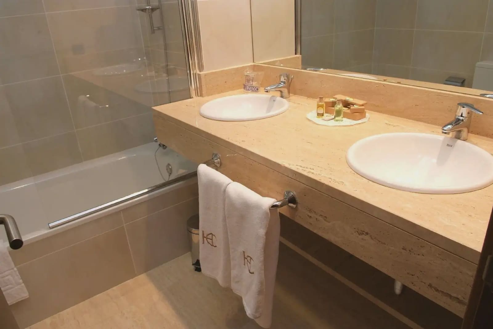 56 bedroom Hotel for sale in Villarrubia de Santiago with pool - € 4,000,000 (Ref: 9750922)