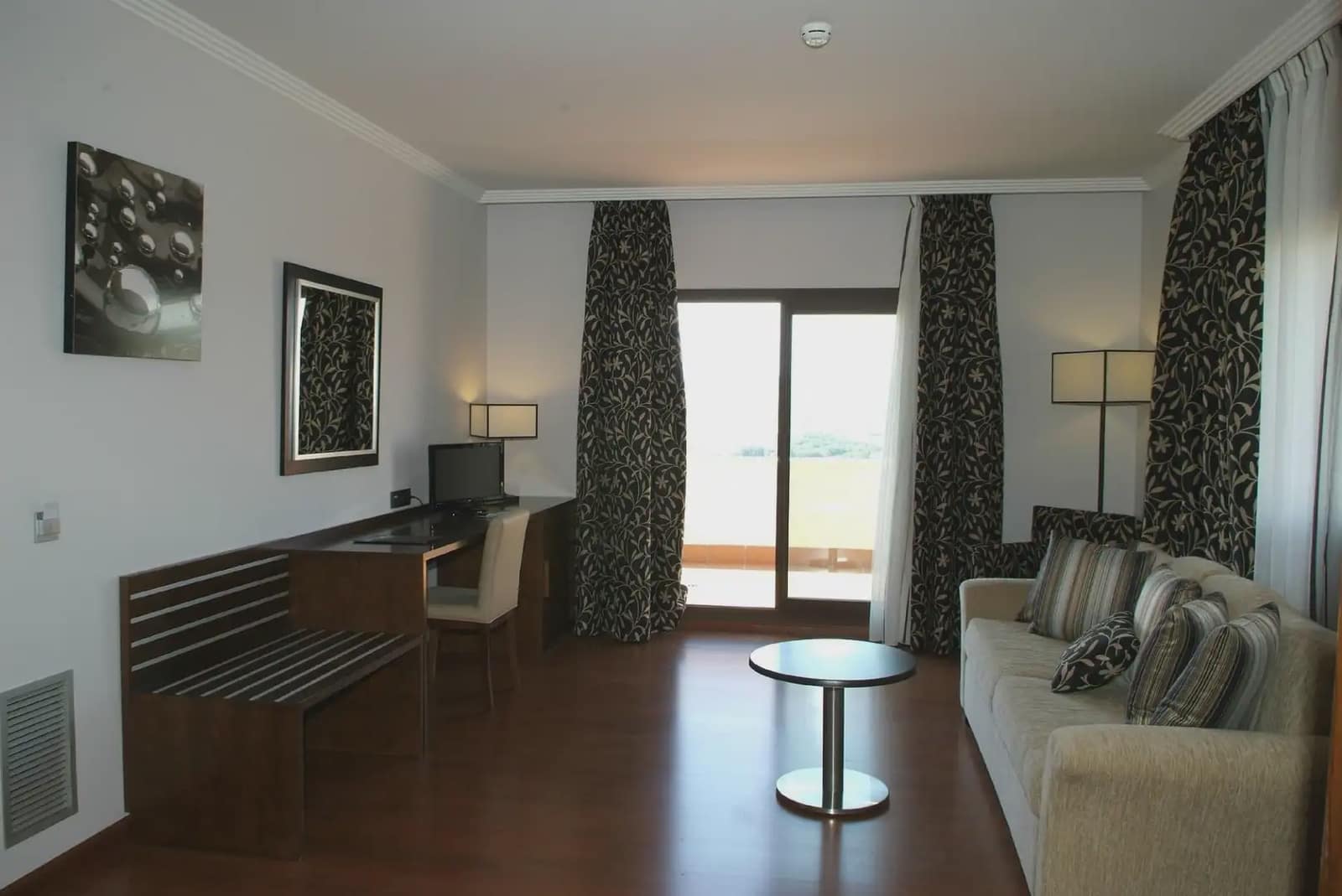 56 bedroom Hotel for sale in Villarrubia de Santiago with pool - € 4,000,000 (Ref: 9750922)