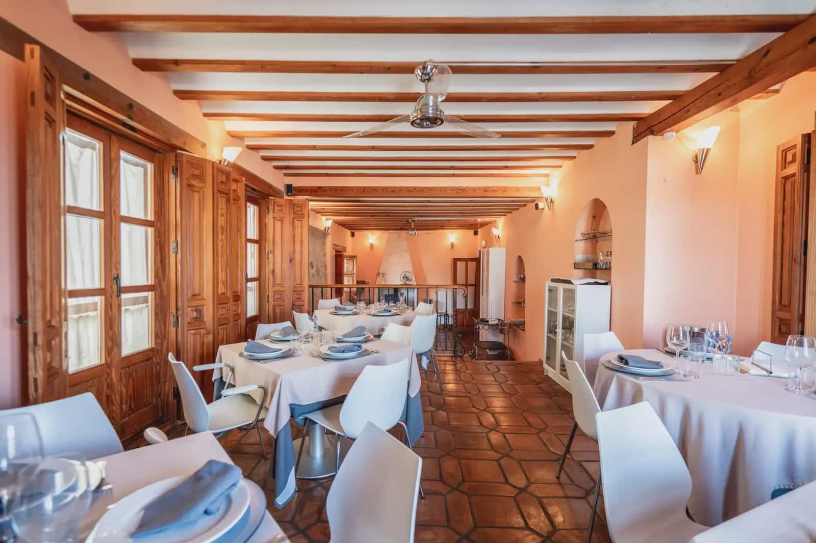 3 bedroom Commercial for sale in Belmonte de Tajo - € 640,000 (Ref: 9768980)