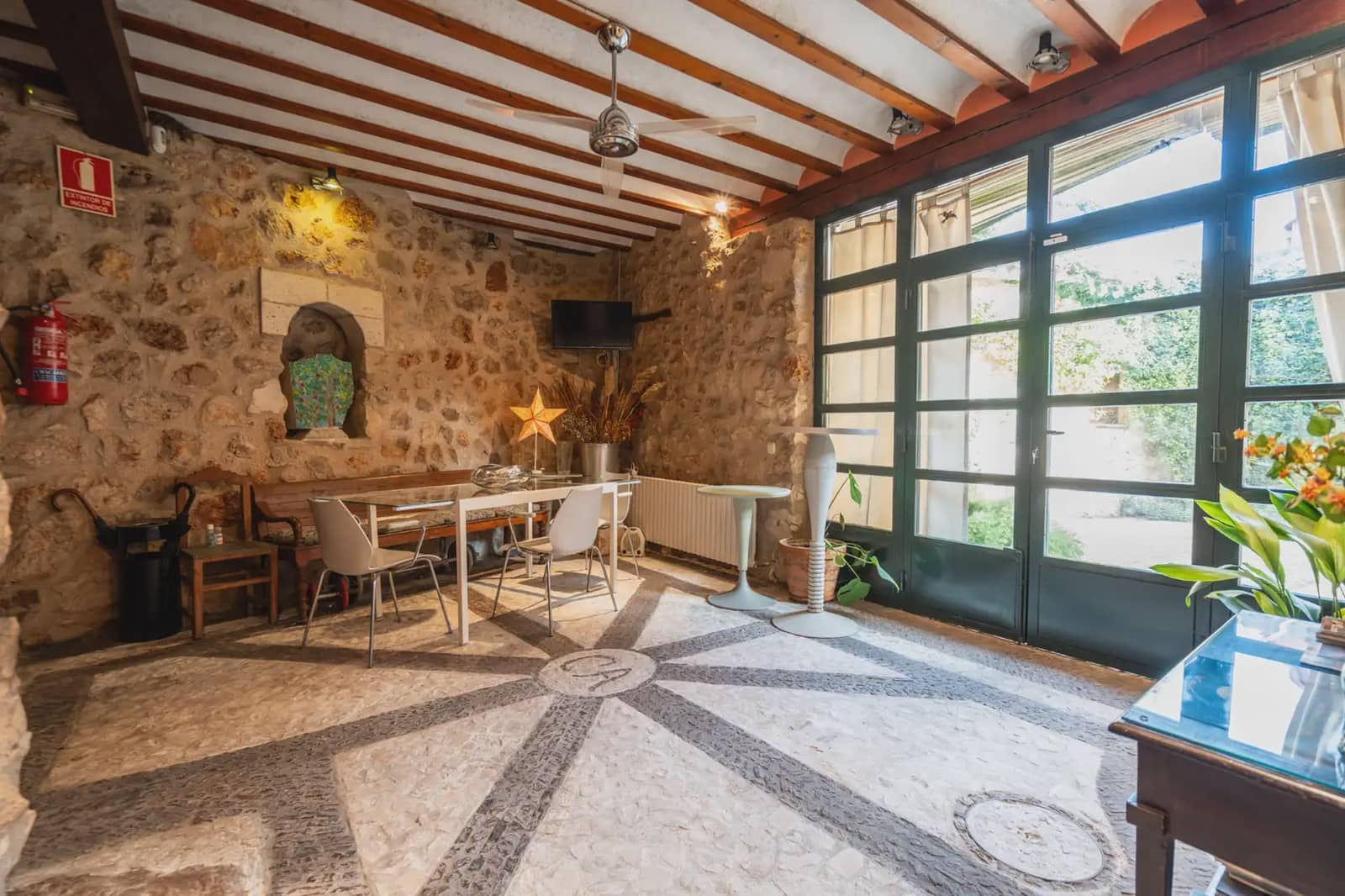 3 bedroom Commercial for sale in Belmonte de Tajo - € 640,000 (Ref: 9768980)