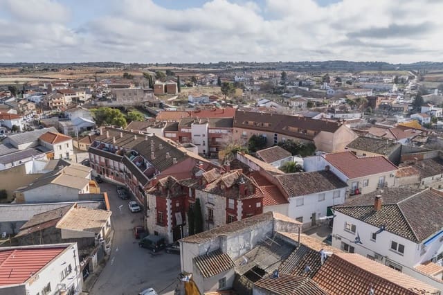 3 bedroom Commercial for sale in Belmonte de Tajo - € 640,000 (Ref: 9768980)