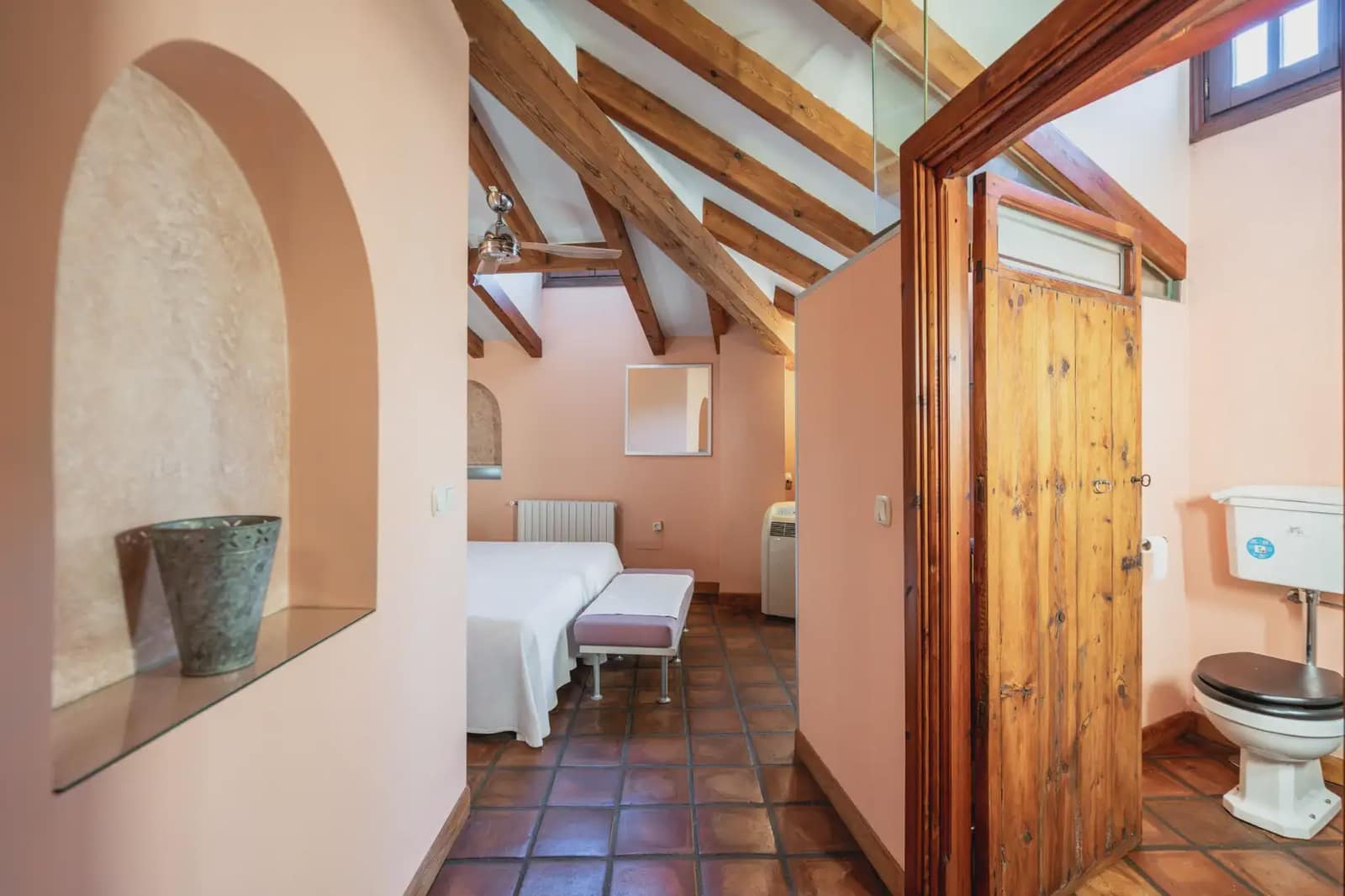 3 bedroom Commercial for sale in Belmonte de Tajo - € 640,000 (Ref: 9768980)