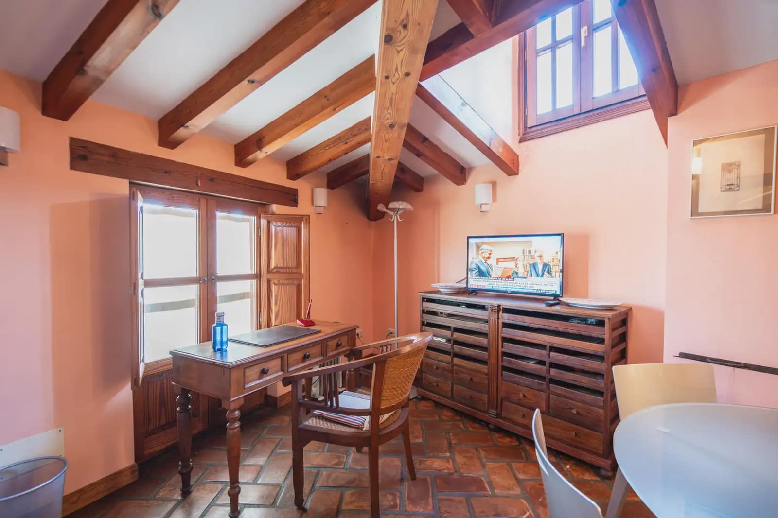 3 bedroom Commercial for sale in Belmonte de Tajo - € 640,000 (Ref: 9768980)