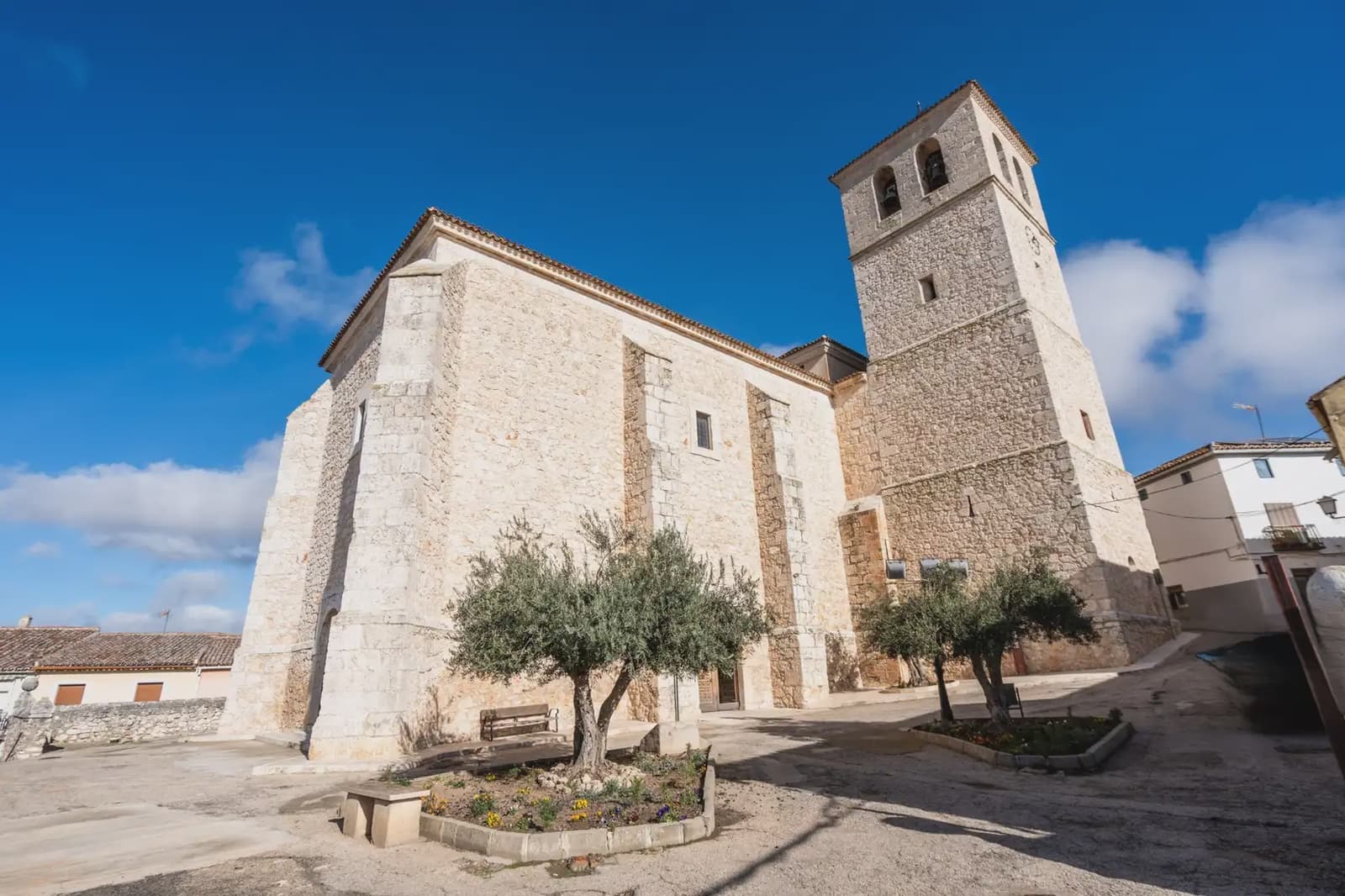 3 bedroom Commercial for sale in Belmonte de Tajo - € 640,000 (Ref: 9768980)