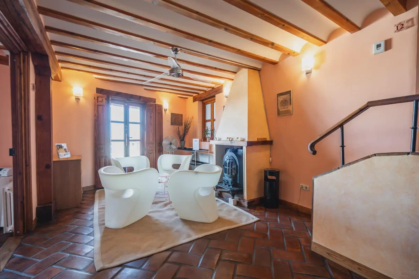 3 bedroom Commercial for sale in Belmonte de Tajo - € 640,000 (Ref: 9768980)