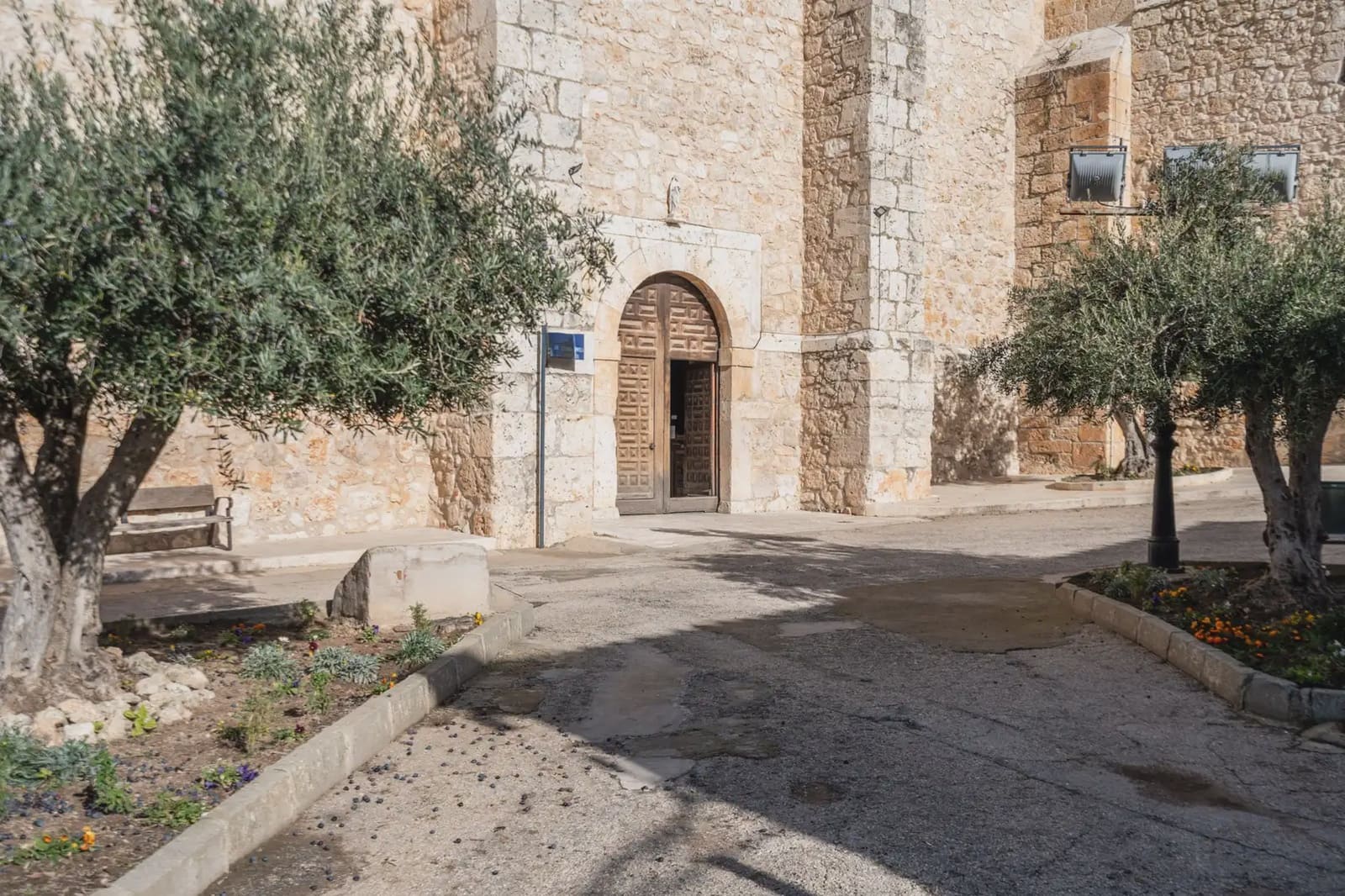 3 bedroom Commercial for sale in Belmonte de Tajo - € 640,000 (Ref: 9768980)