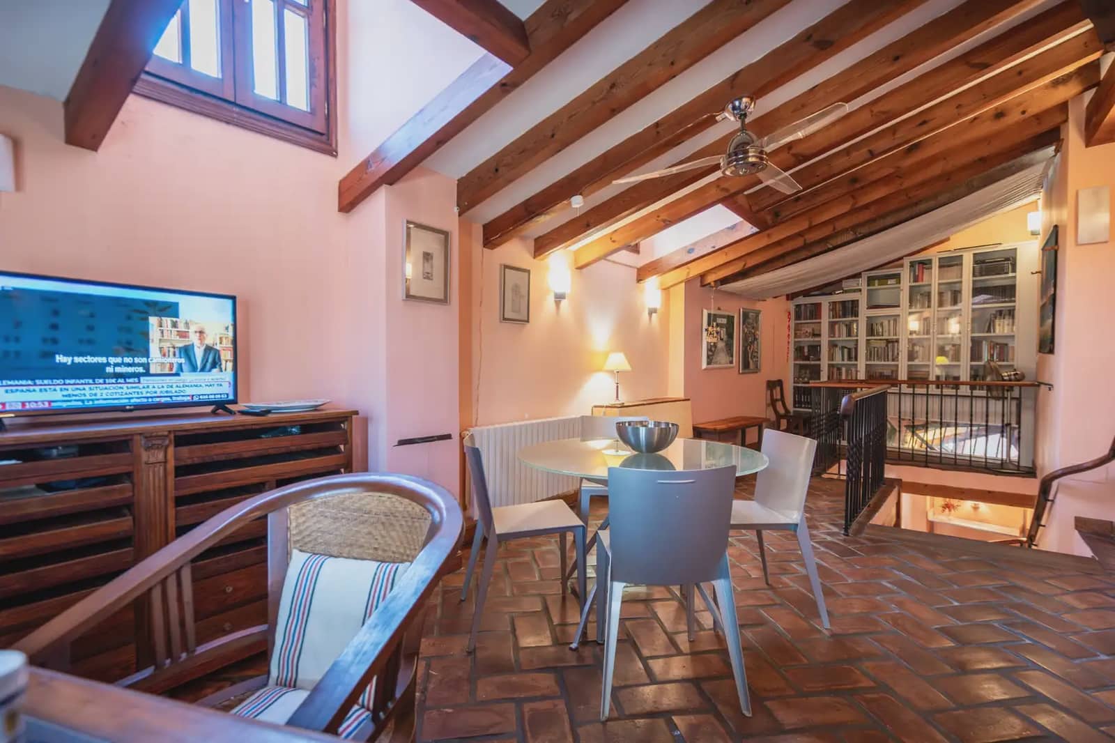 3 bedroom Commercial for sale in Belmonte de Tajo - € 640,000 (Ref: 9768980)