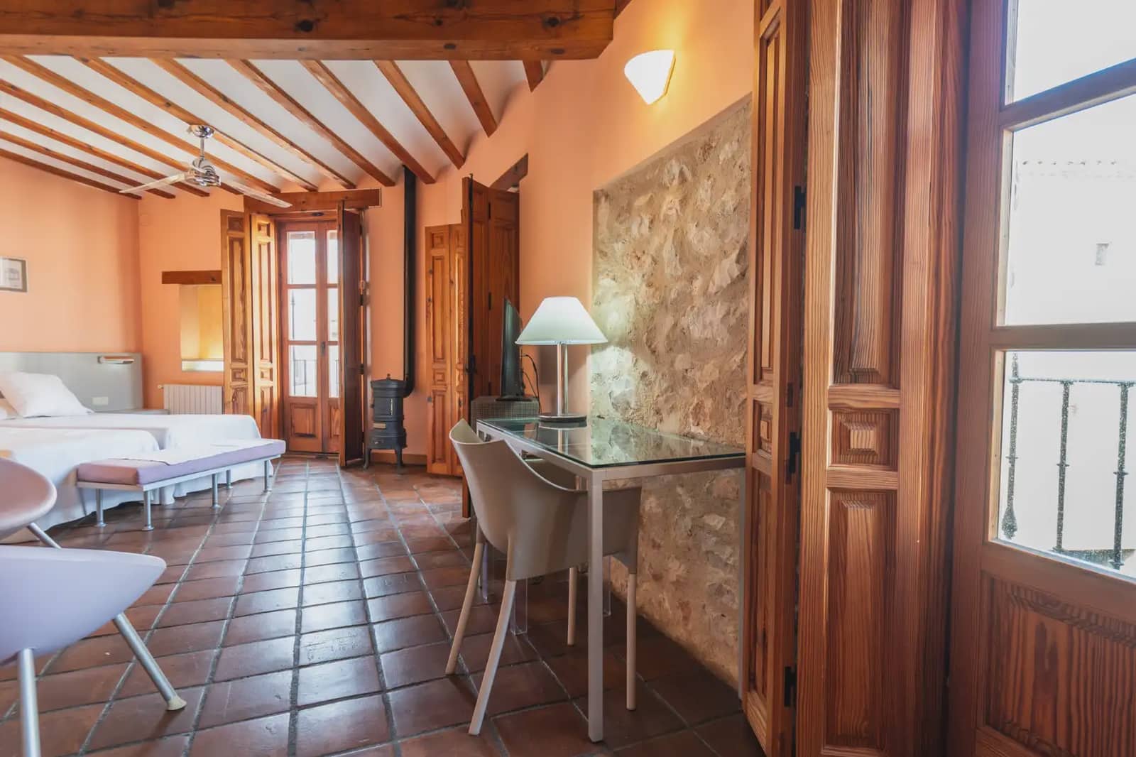 3 bedroom Commercial for sale in Belmonte de Tajo - € 640,000 (Ref: 9768980)