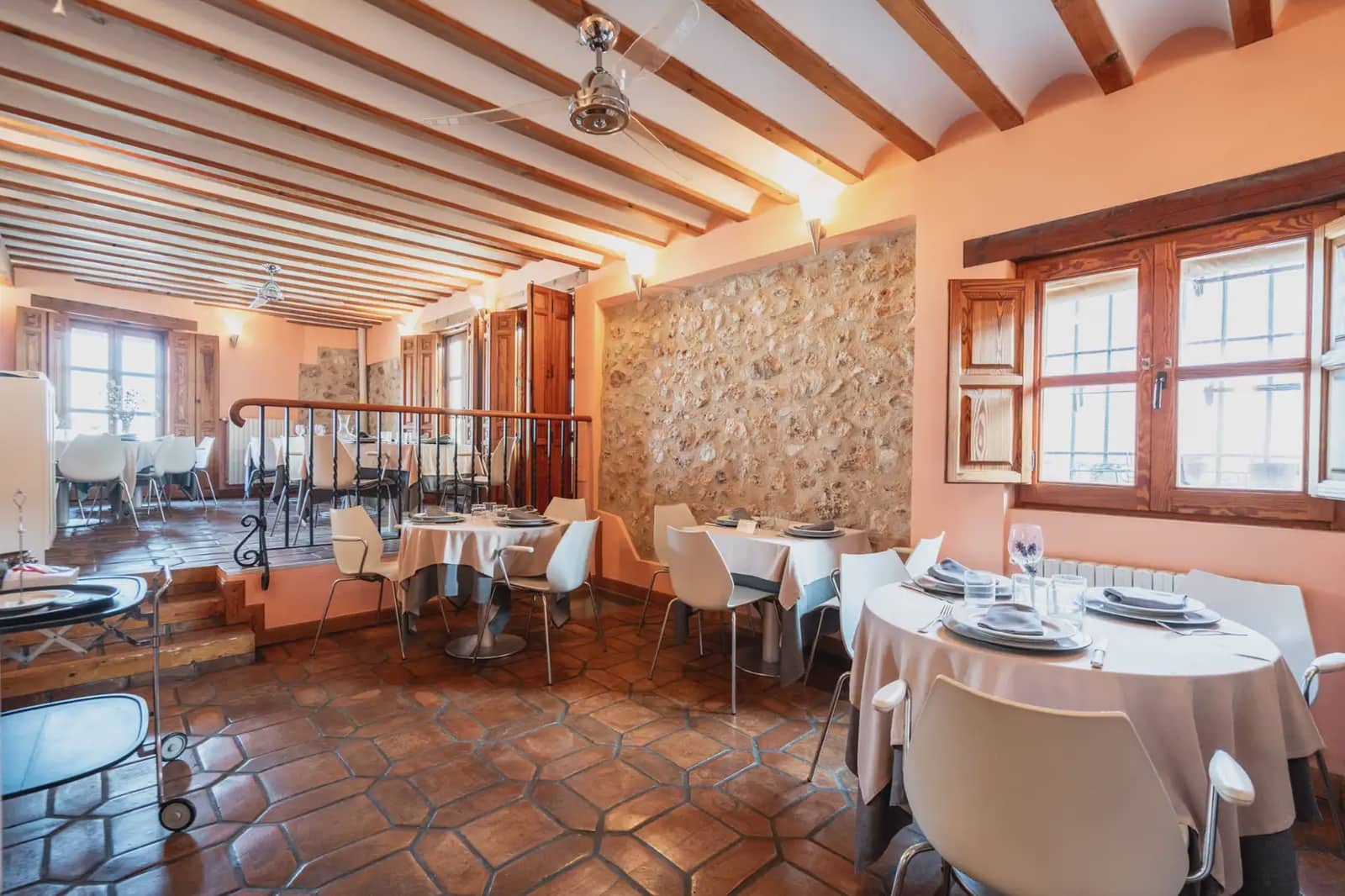 3 bedroom Commercial for sale in Belmonte de Tajo - € 640,000 (Ref: 9768980)