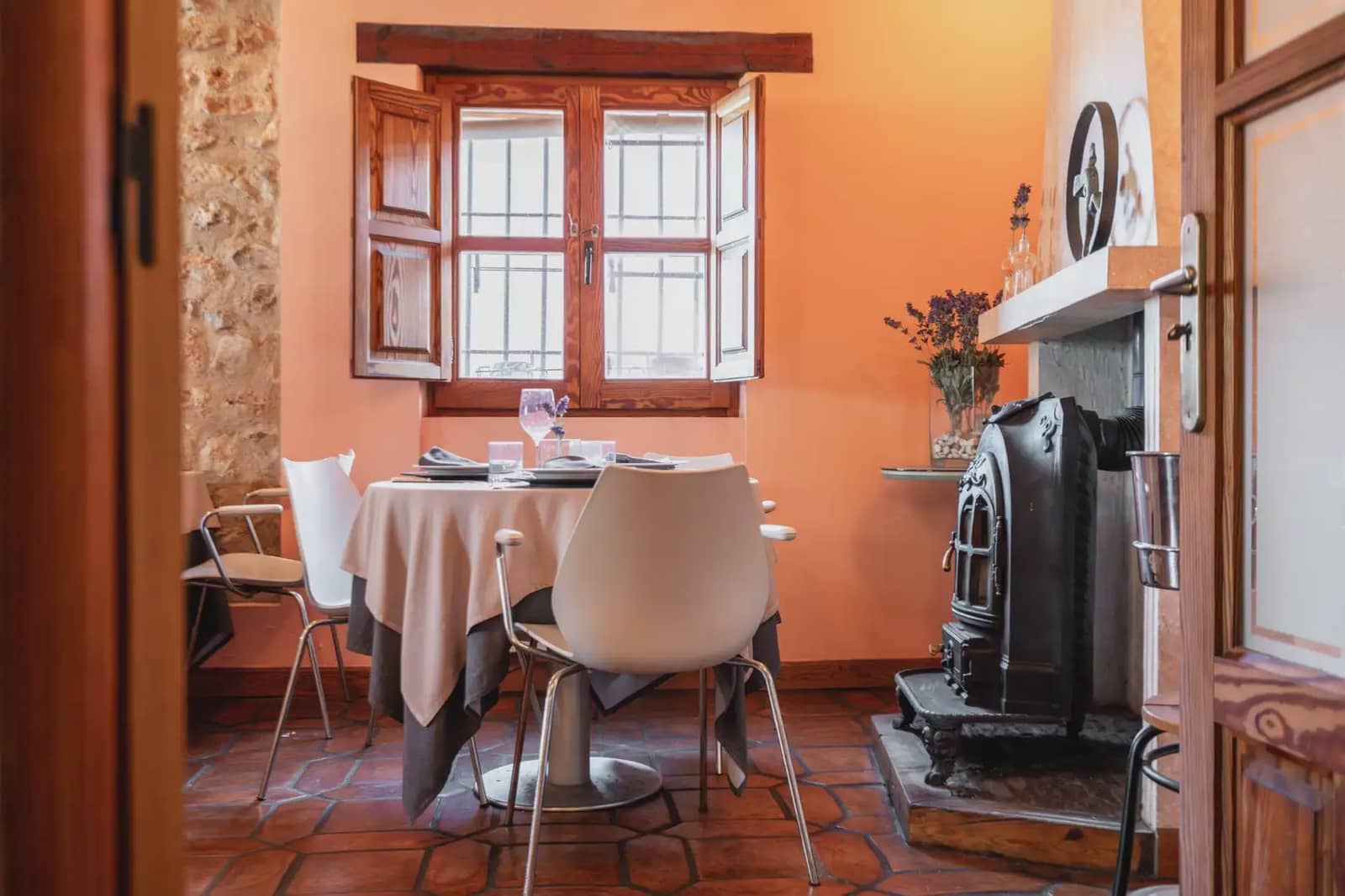 3 bedroom Commercial for sale in Belmonte de Tajo - € 640,000 (Ref: 9768980)