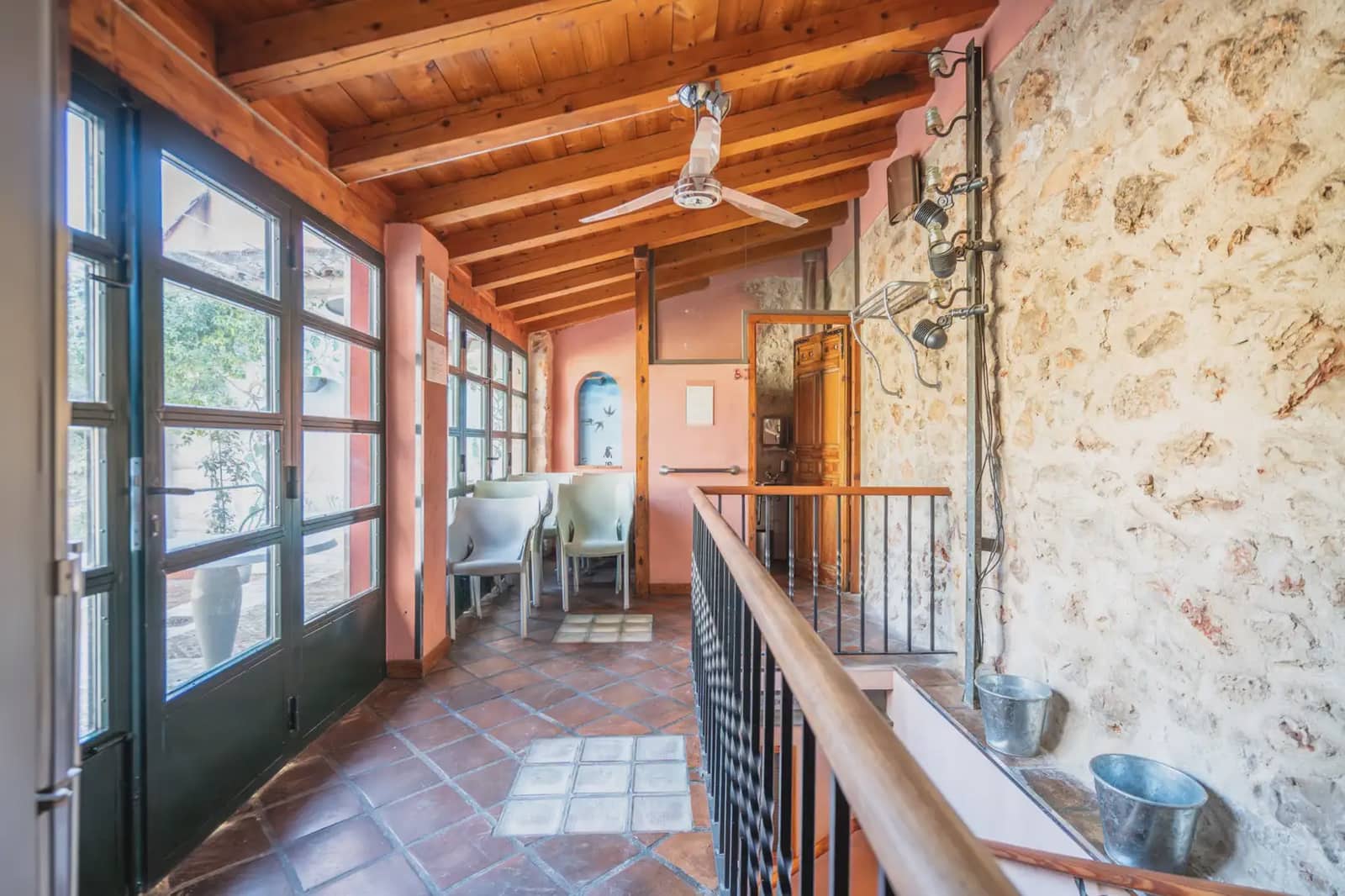 3 bedroom Commercial for sale in Belmonte de Tajo - € 640,000 (Ref: 9768980)