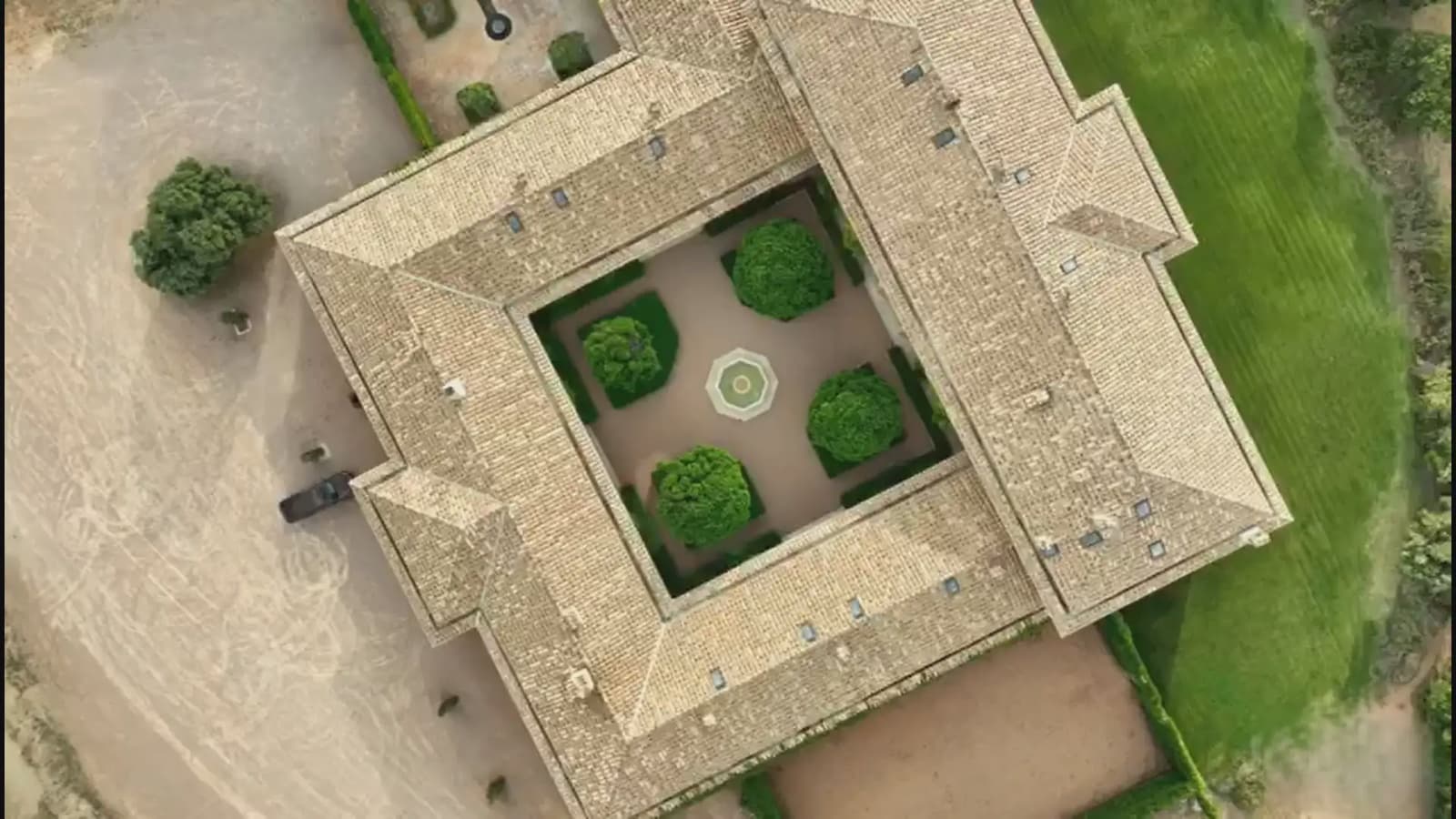 20 slaapkamer Finca/Landhuis te koop in Argamasilla de Alba met zwembad garage - € 8.000.000 (Ref: 9782492)