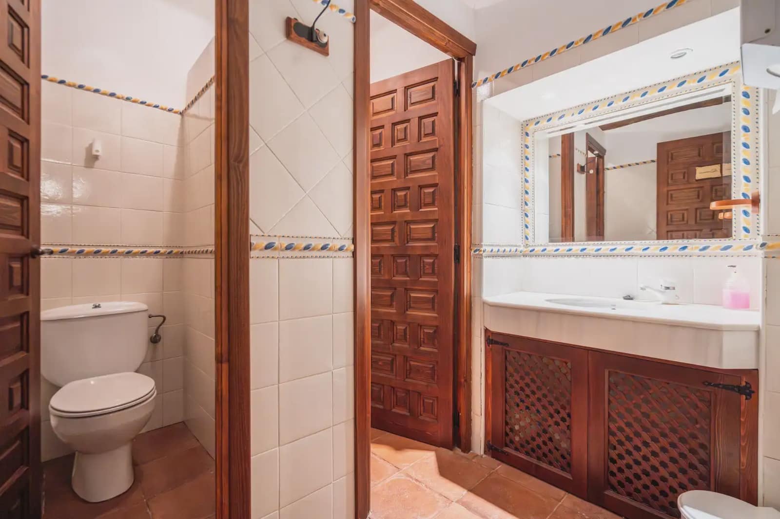 14 bedroom Hotel for sale in El Toboso - € 690,000 (Ref: 9789852)