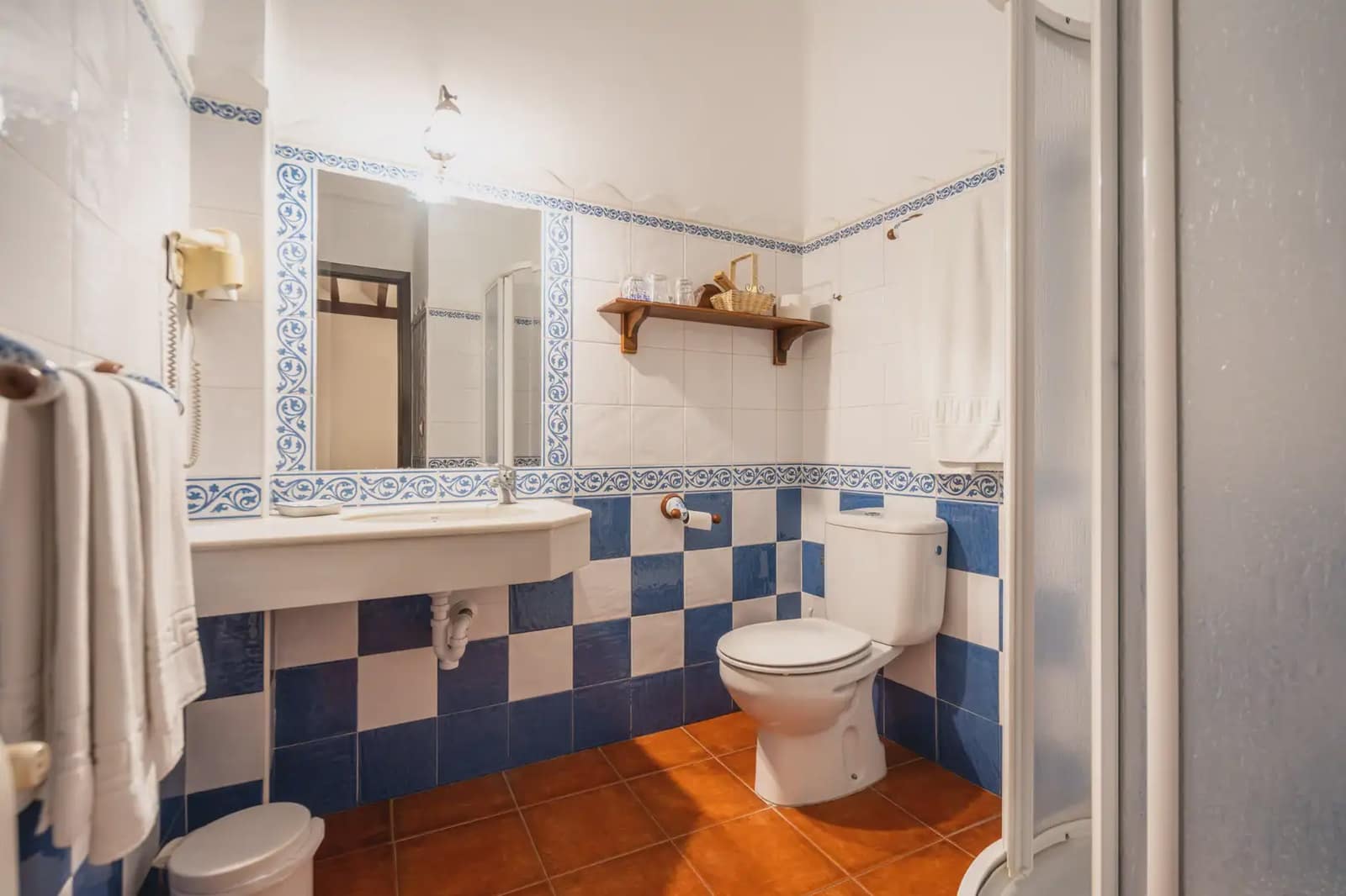 14 bedroom Hotel for sale in El Toboso - € 690,000 (Ref: 9789852)