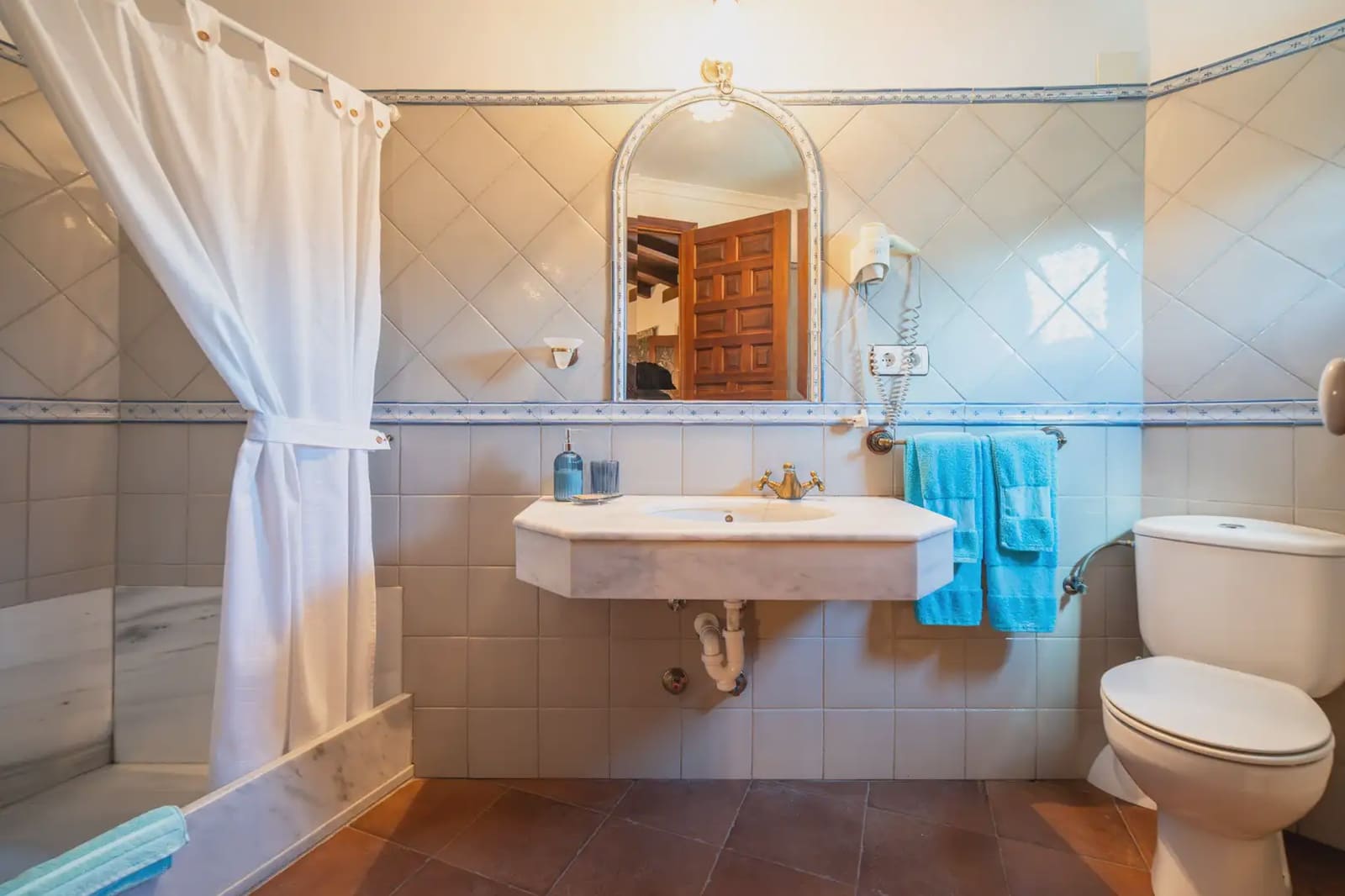 14 bedroom Hotel for sale in El Toboso - € 690,000 (Ref: 9789852)