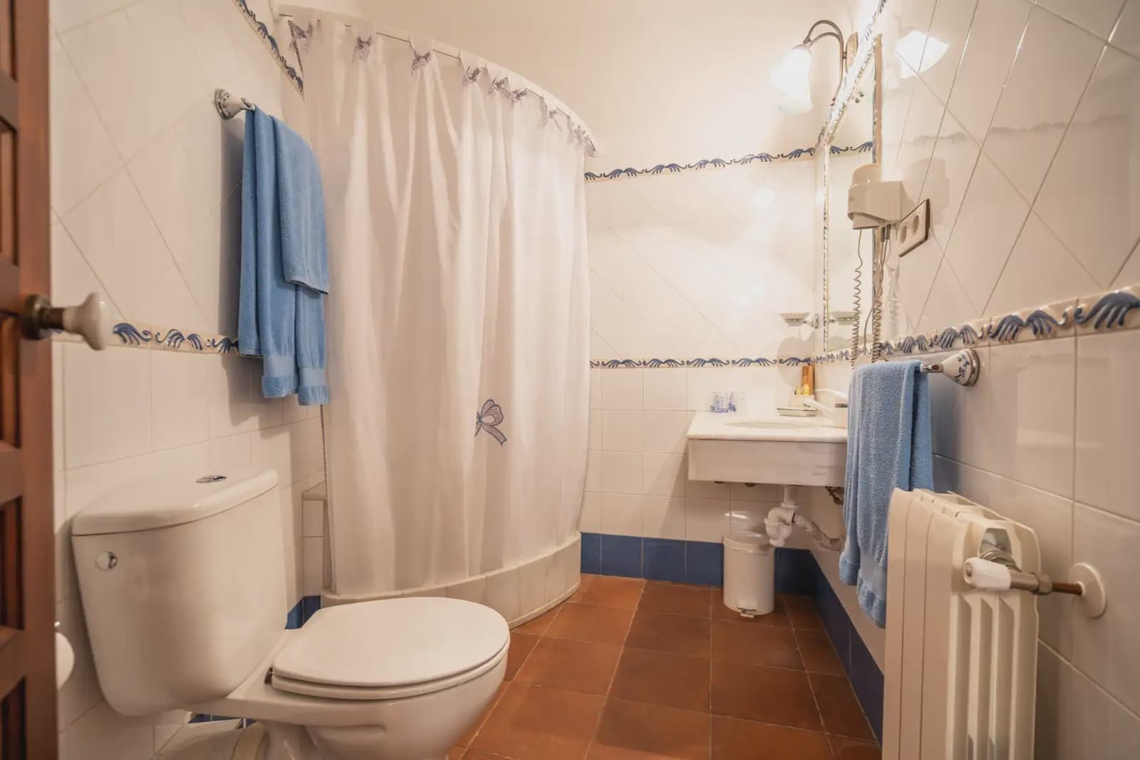 14 bedroom Hotel for sale in El Toboso - € 690,000 (Ref: 9789852)