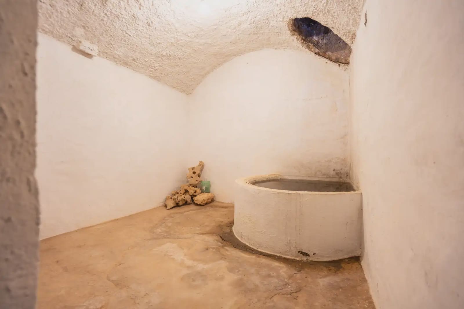 14 bedroom Hotel for sale in El Toboso - € 690,000 (Ref: 9789852)