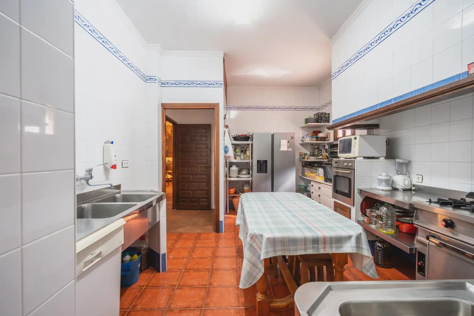 14 bedroom Hotel for sale in El Toboso - € 690,000 (Ref: 9789852)