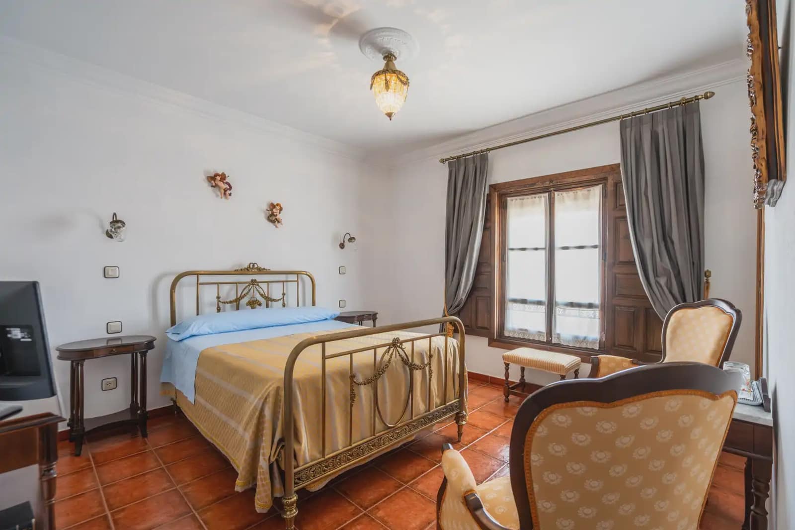 14 bedroom Hotel for sale in El Toboso - € 690,000 (Ref: 9789852)