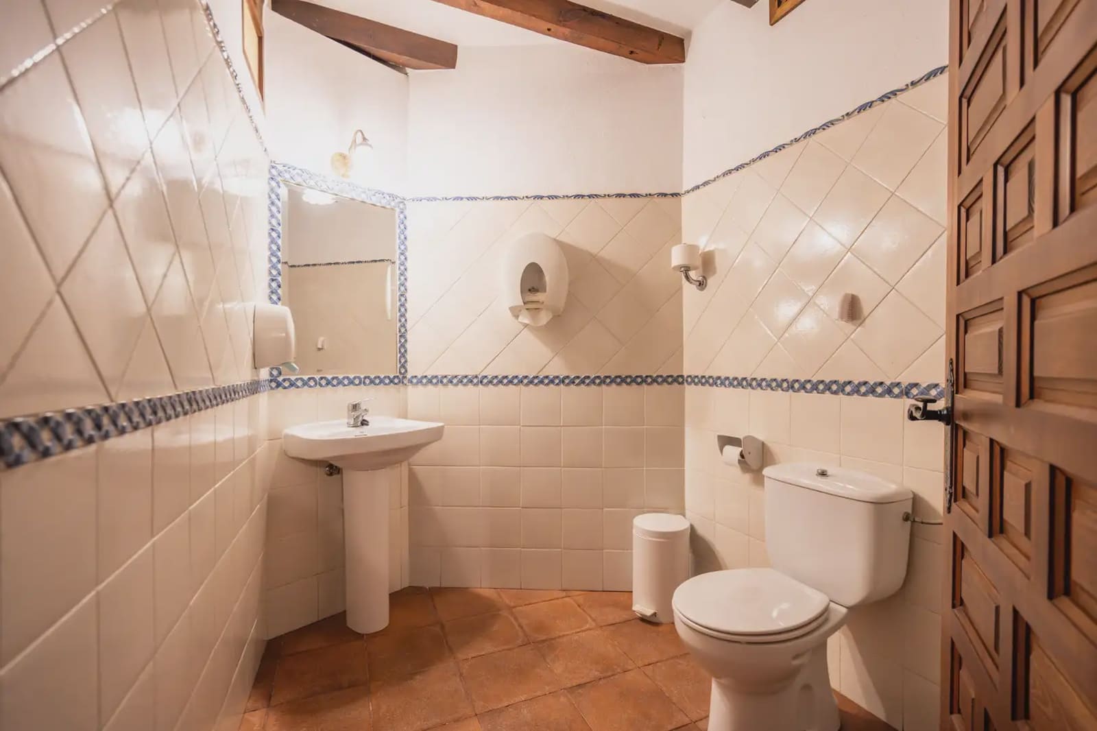 14 bedroom Hotel for sale in El Toboso - € 690,000 (Ref: 9789852)