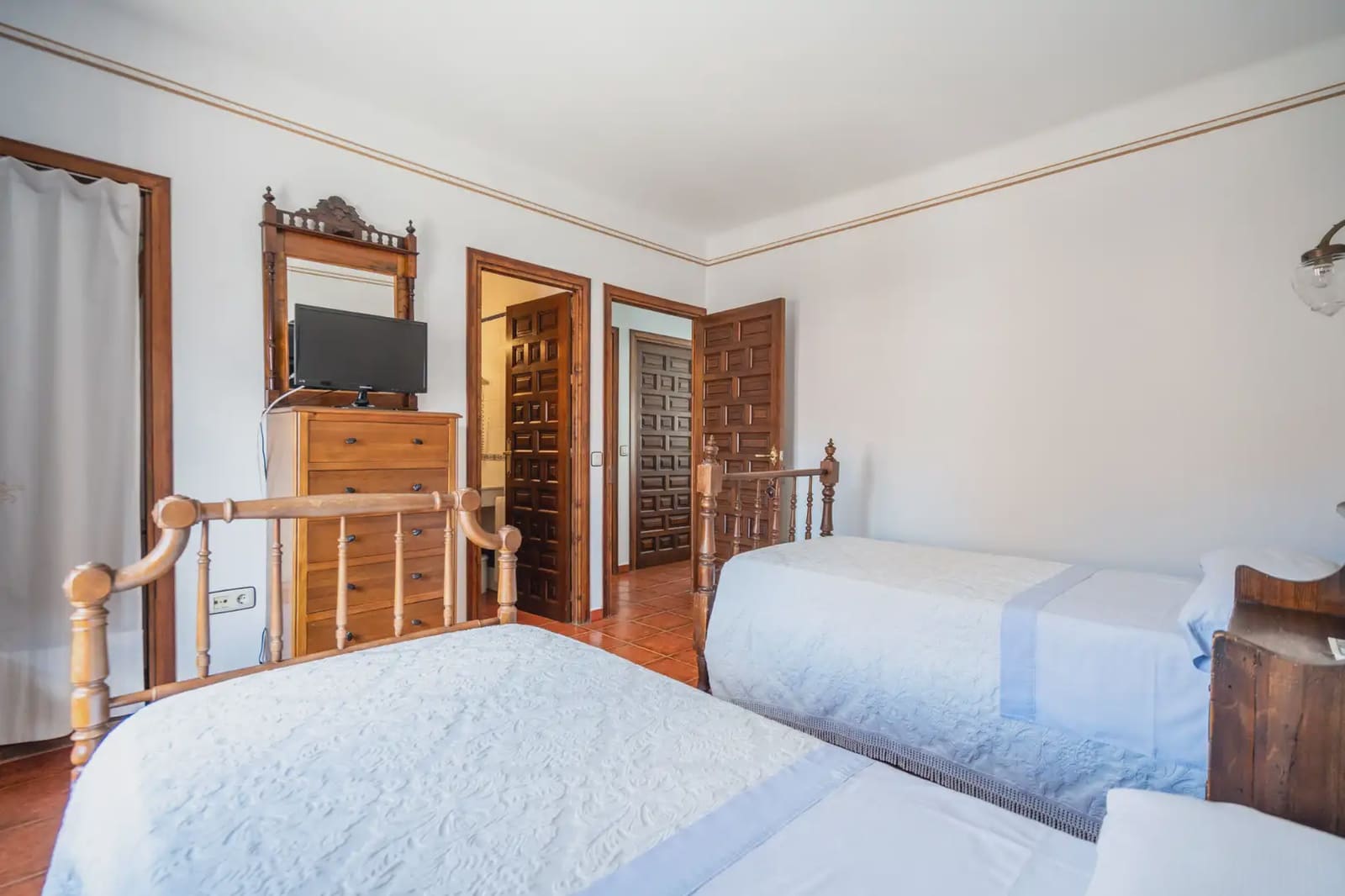 14 bedroom Hotel for sale in El Toboso - € 690,000 (Ref: 9789852)