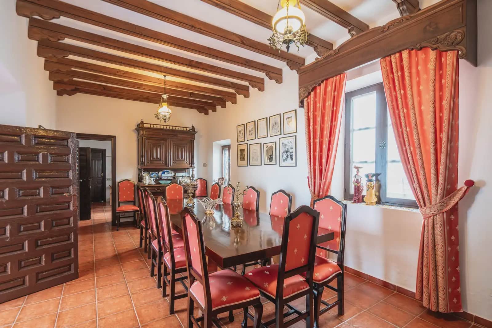 14 bedroom Hotel for sale in El Toboso - € 690,000 (Ref: 9789852)