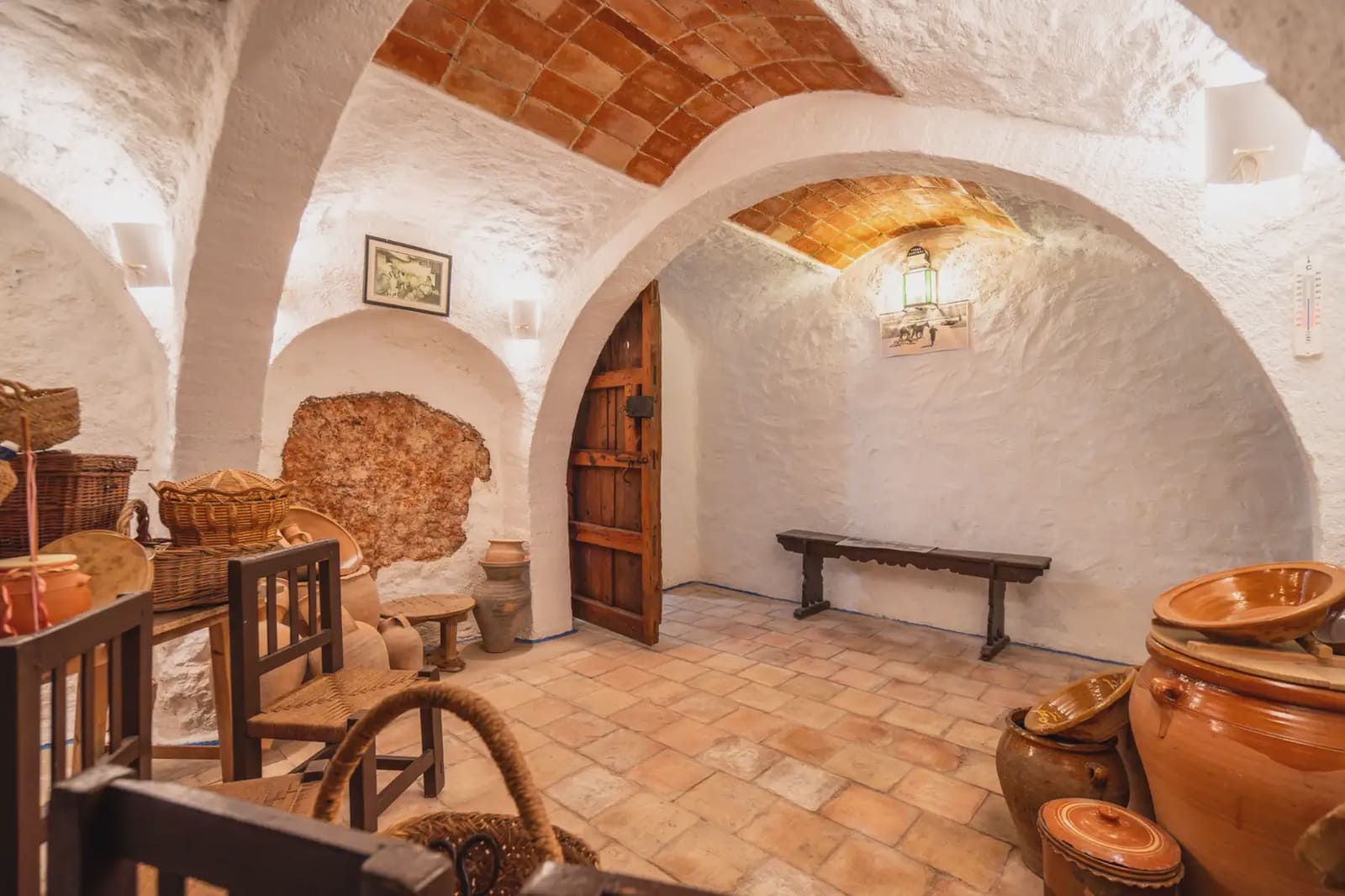 14 bedroom Hotel for sale in El Toboso - € 690,000 (Ref: 9789852)