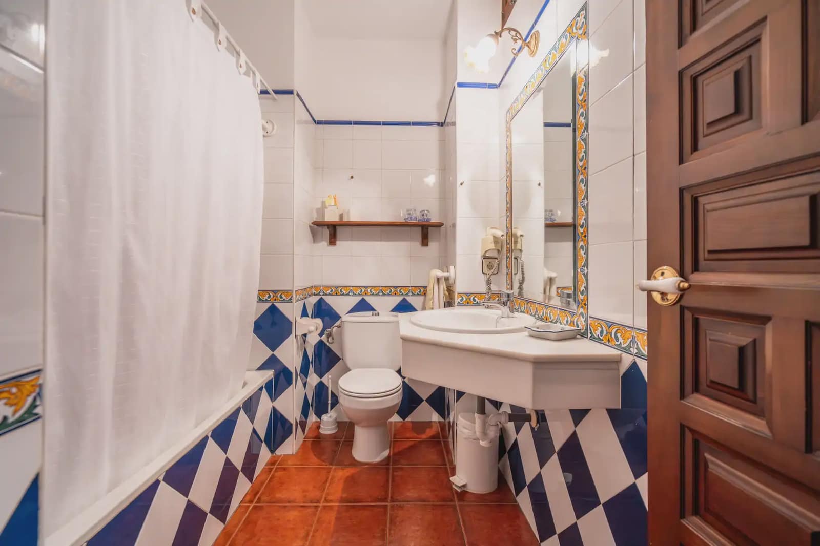 14 bedroom Hotel for sale in El Toboso - € 690,000 (Ref: 9789852)