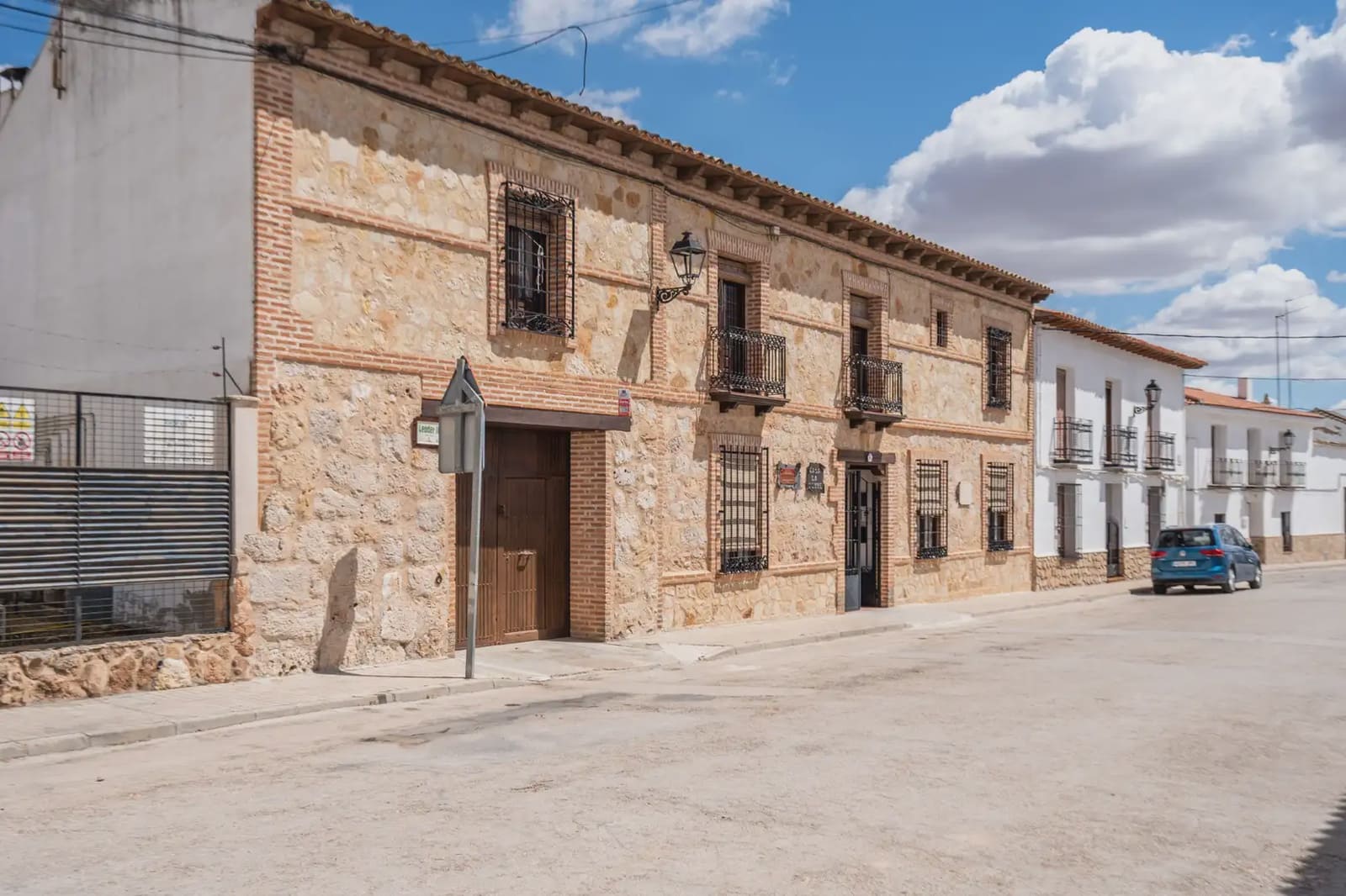 14 bedroom Hotel for sale in El Toboso - € 690,000 (Ref: 9789852)
