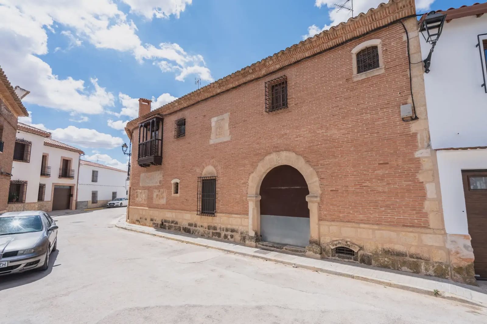 14 bedroom Hotel for sale in El Toboso - € 690,000 (Ref: 9789852)