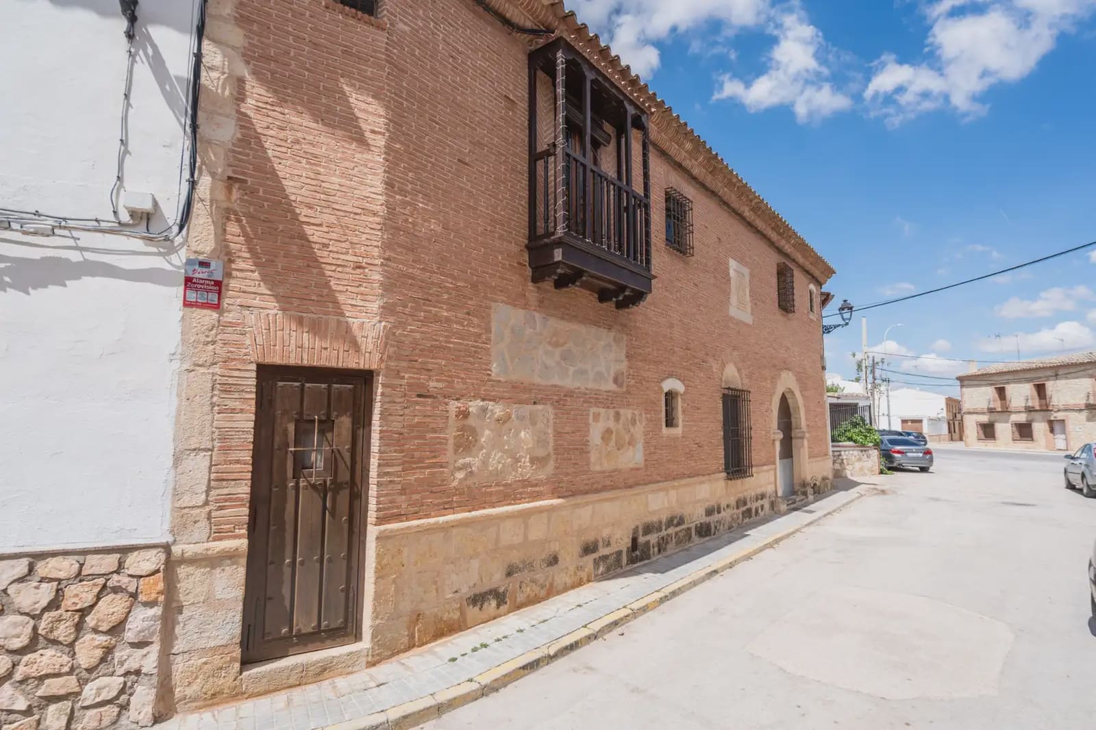 14 bedroom Hotel for sale in El Toboso - € 690,000 (Ref: 9789852)