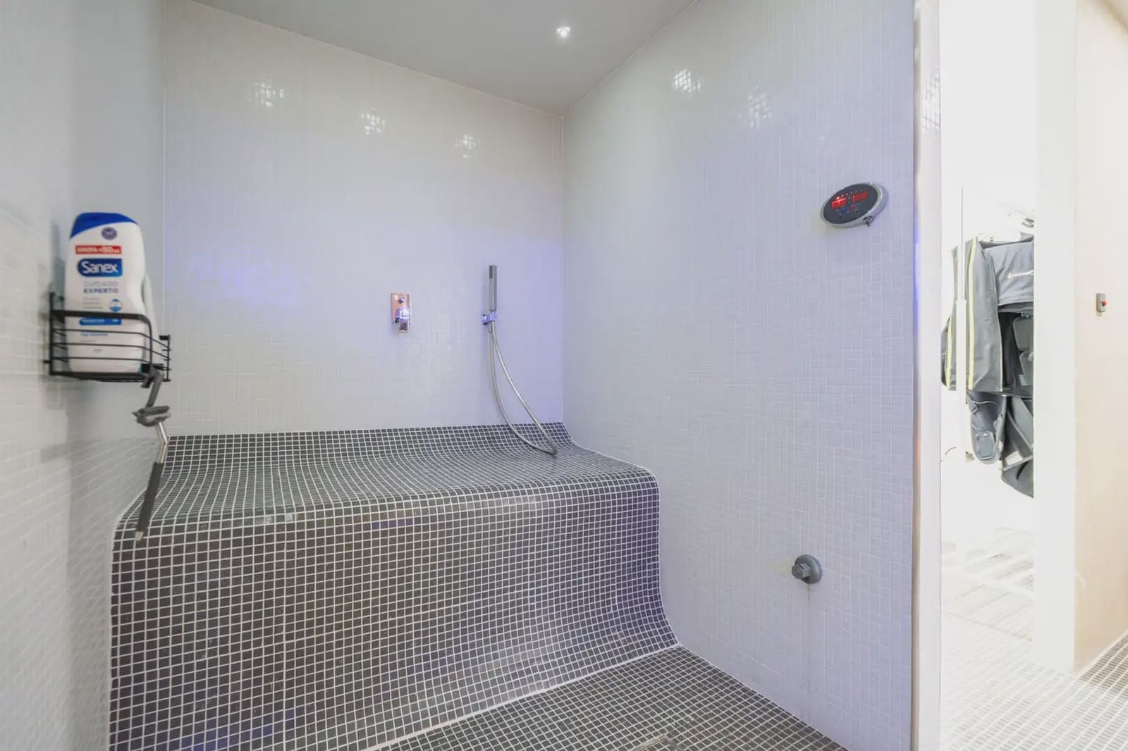 6 Zimmer Villa zu verkaufen in Villaviciosa de Odon mit Pool Garage - 3.000.000 € (Ref: 9809416)