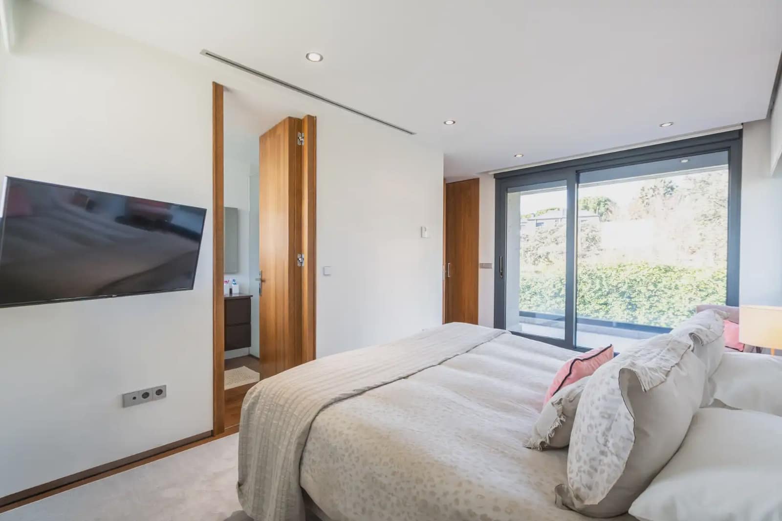 6 Zimmer Villa zu verkaufen in Villaviciosa de Odon mit Pool Garage - 3.000.000 € (Ref: 9809416)