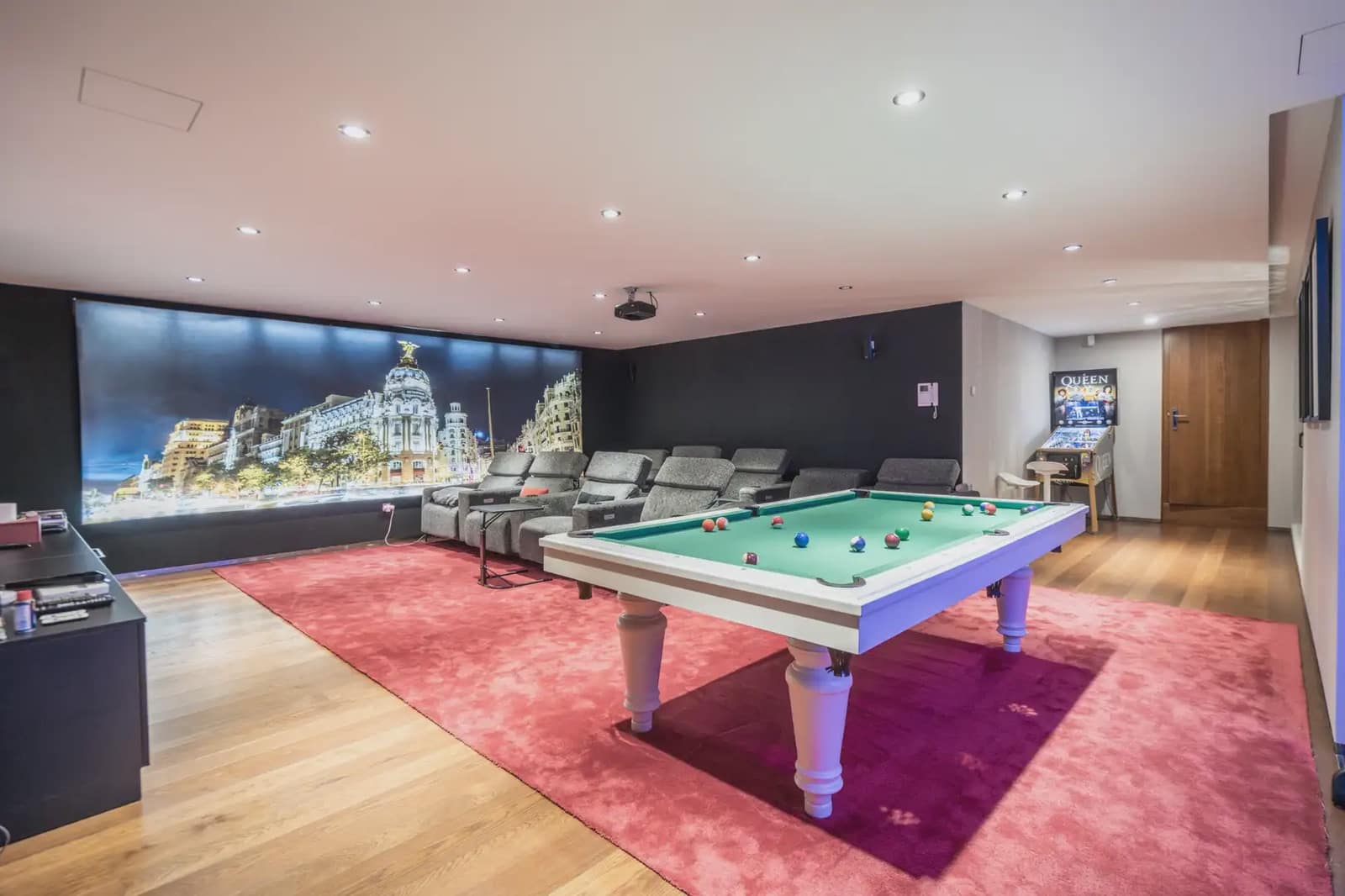 6 Zimmer Villa zu verkaufen in Villaviciosa de Odon mit Pool Garage - 3.000.000 € (Ref: 9809416)