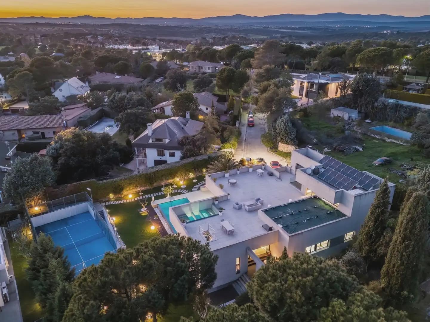 6 Zimmer Villa zu verkaufen in Villaviciosa de Odon mit Pool Garage - 3.000.000 € (Ref: 9809416)